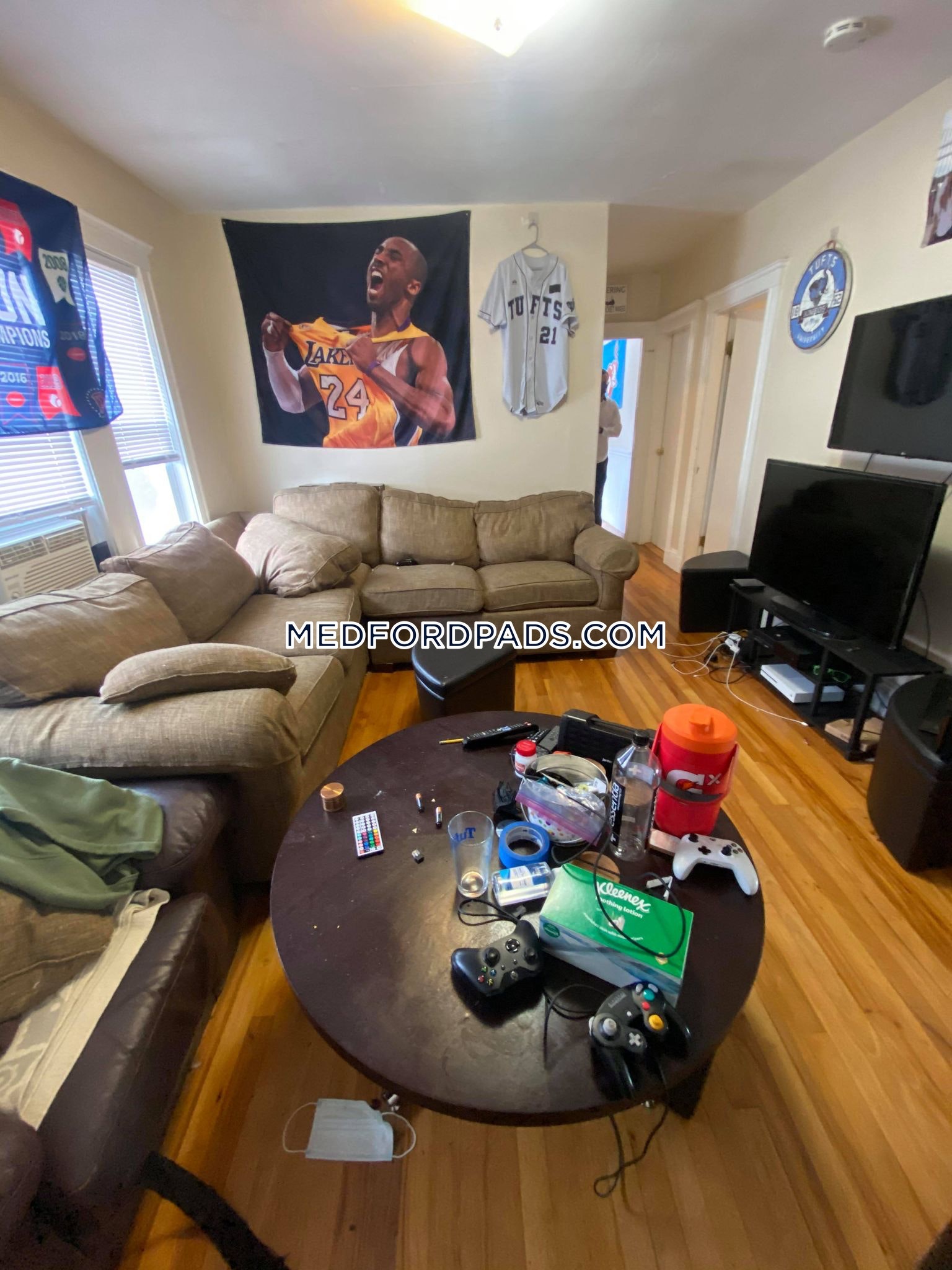 4 bed, 1 bath apartment for rent at 89 Hillsdale Rd Unit 2, Medford — photo 1 of 14
