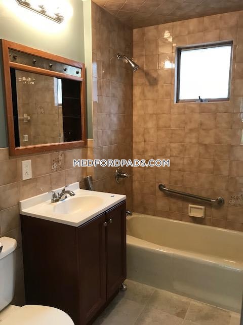 5 bed, 2 bath apartment for rent at 23 Berwick Rd Unit 2, Tufts University — photo 10 of 20