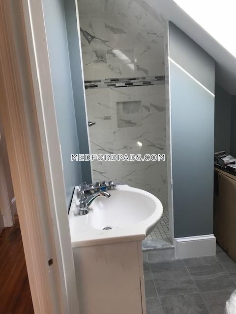 5 bed, 2 bath apartment for rent at 23 Berwick Rd Unit 2, Tufts University — photo 11 of 20