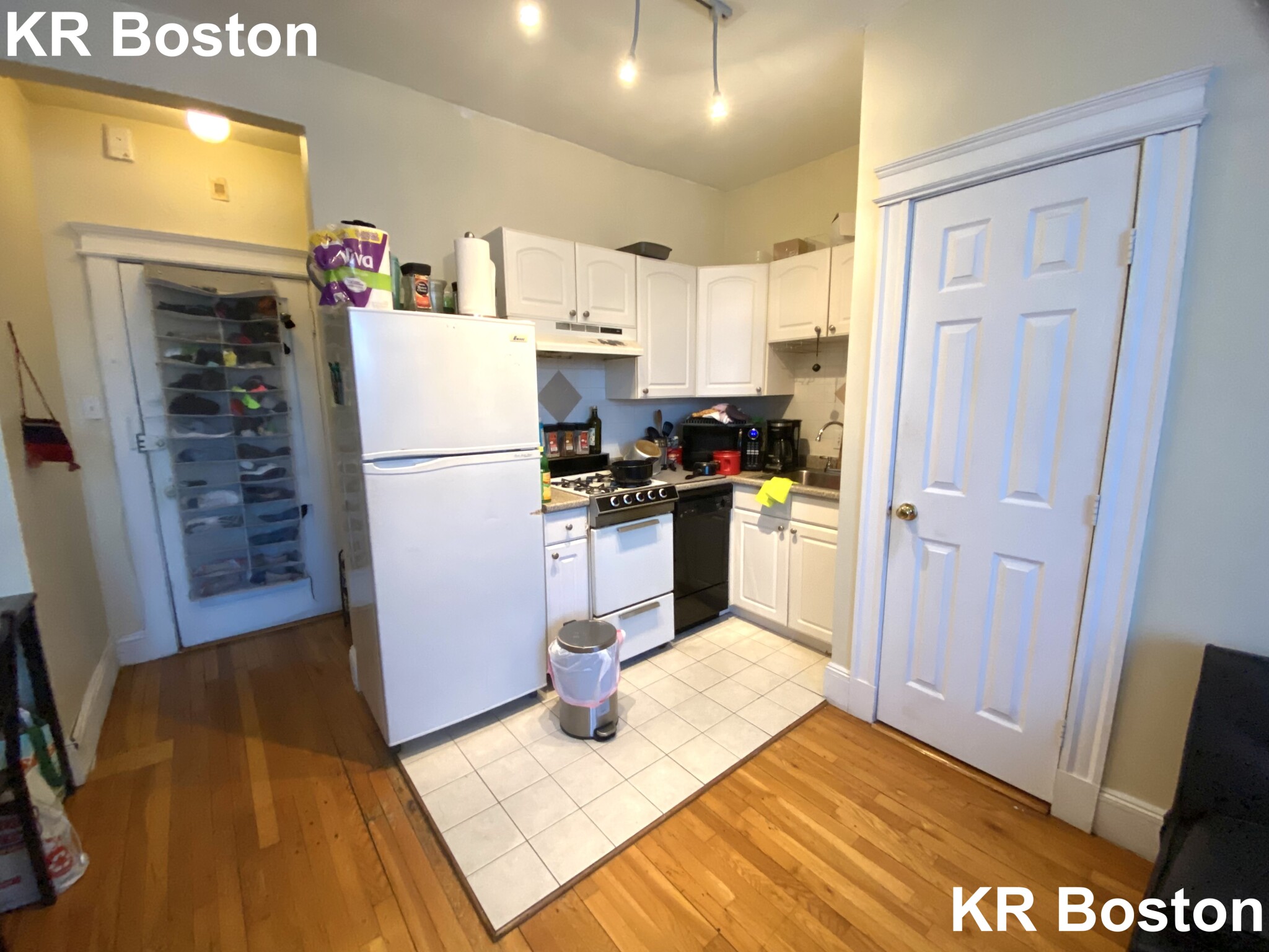 1 bed, 1 bath apartment for rent at 1633 Commonwealth Ave Unit 14, Brighton — photo 2 of 3