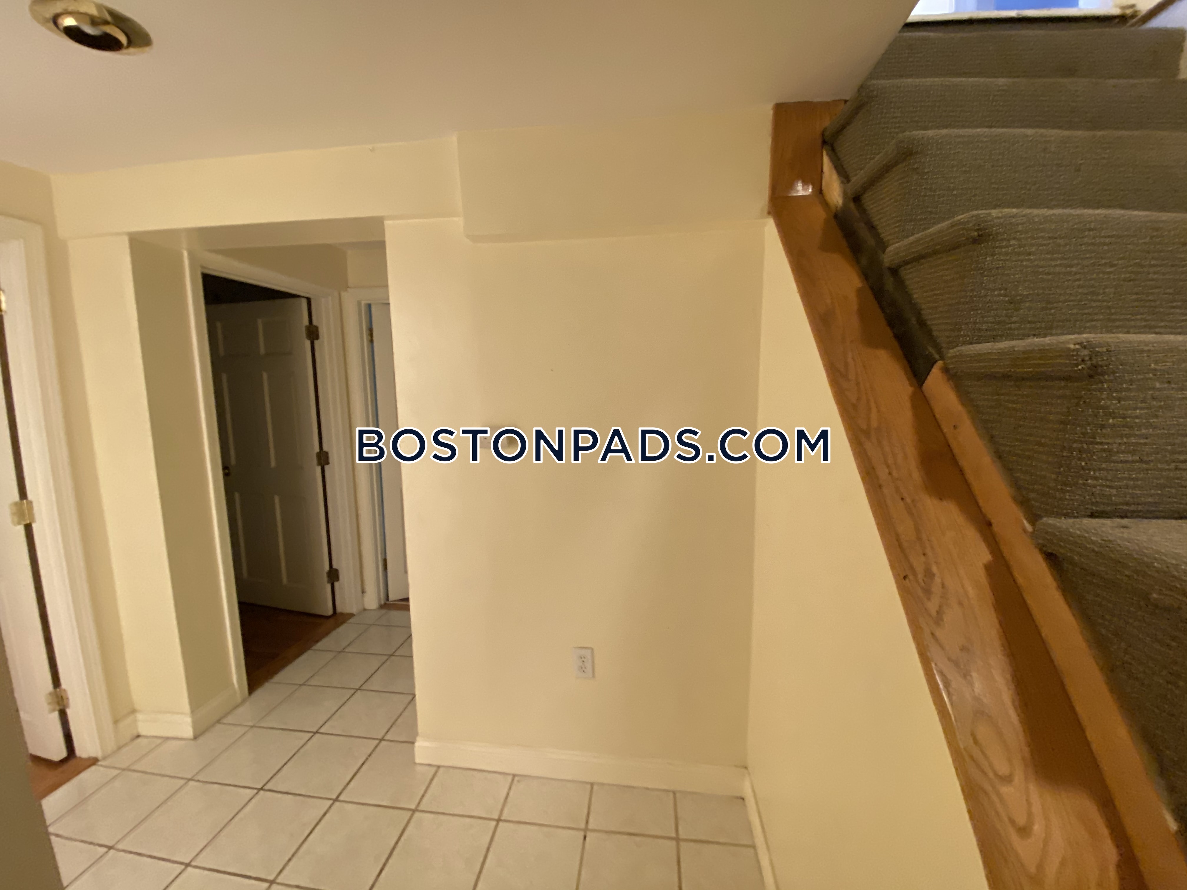5 bed, 2.5 bath apartment for rent at 62 Ridgemont St Unit U1, Allston — photo 10 of 23