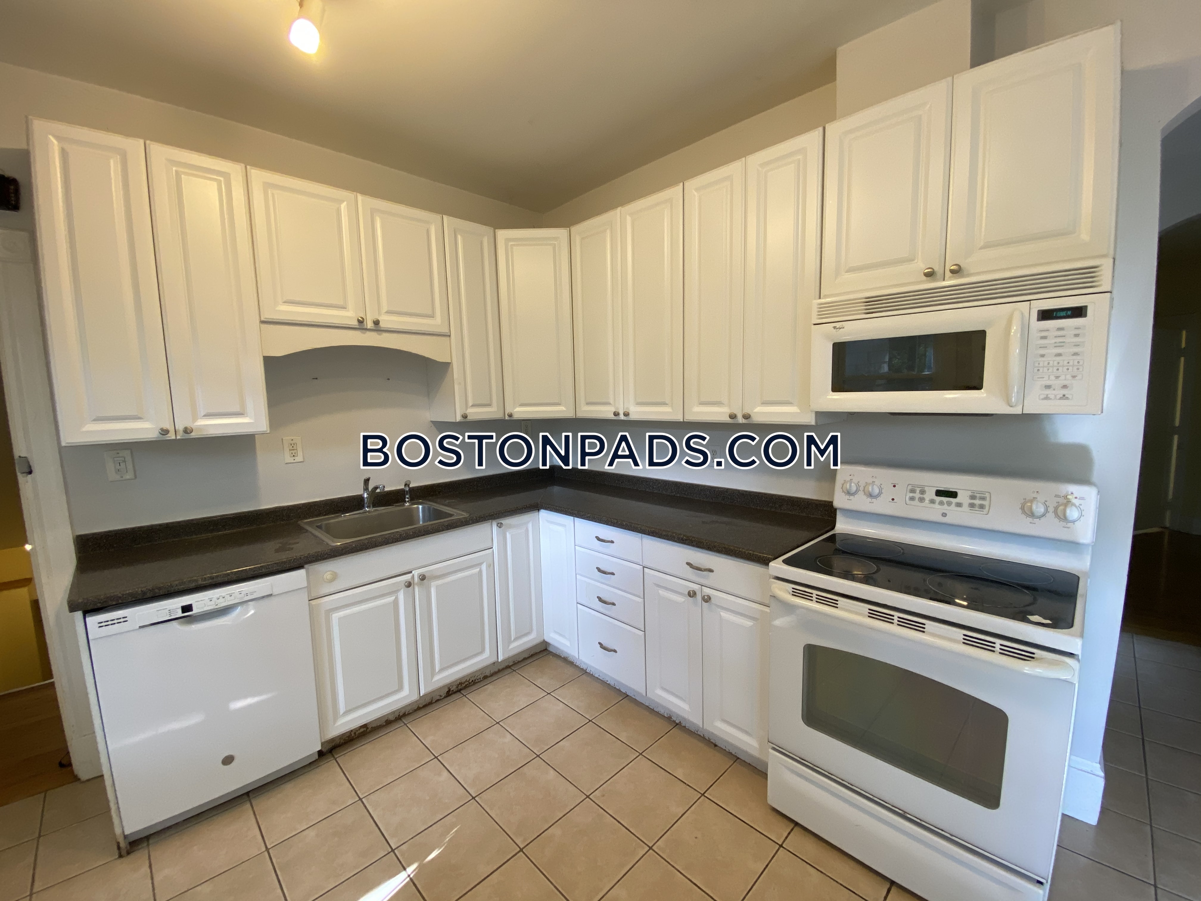 5 bed, 2.5 bath apartment for rent at 62 Ridgemont St Unit U1, Allston — photo 1 of 23