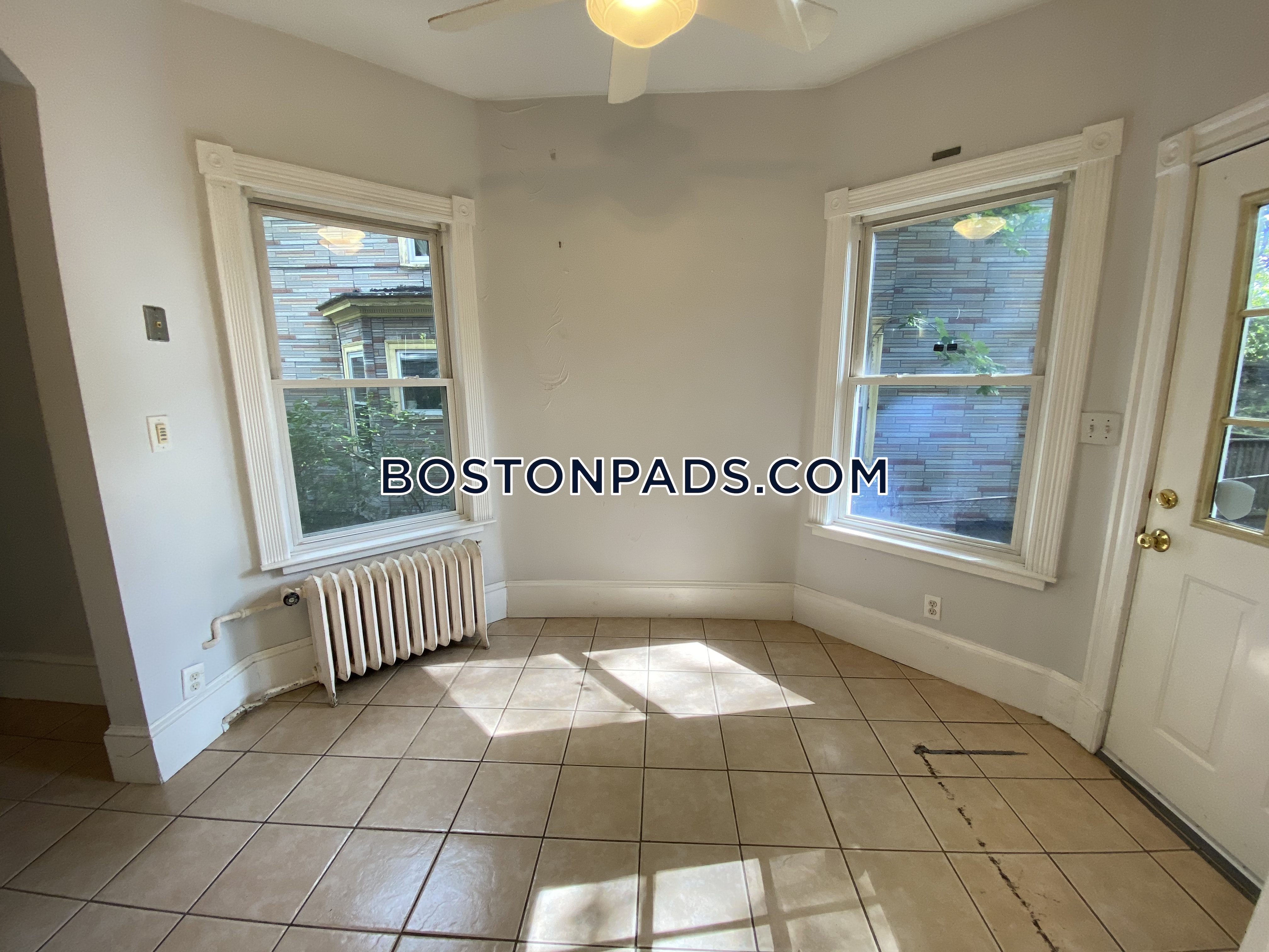 5 bed, 2.5 bath apartment for rent at 62 Ridgemont St Unit U1, Allston — photo 8 of 23