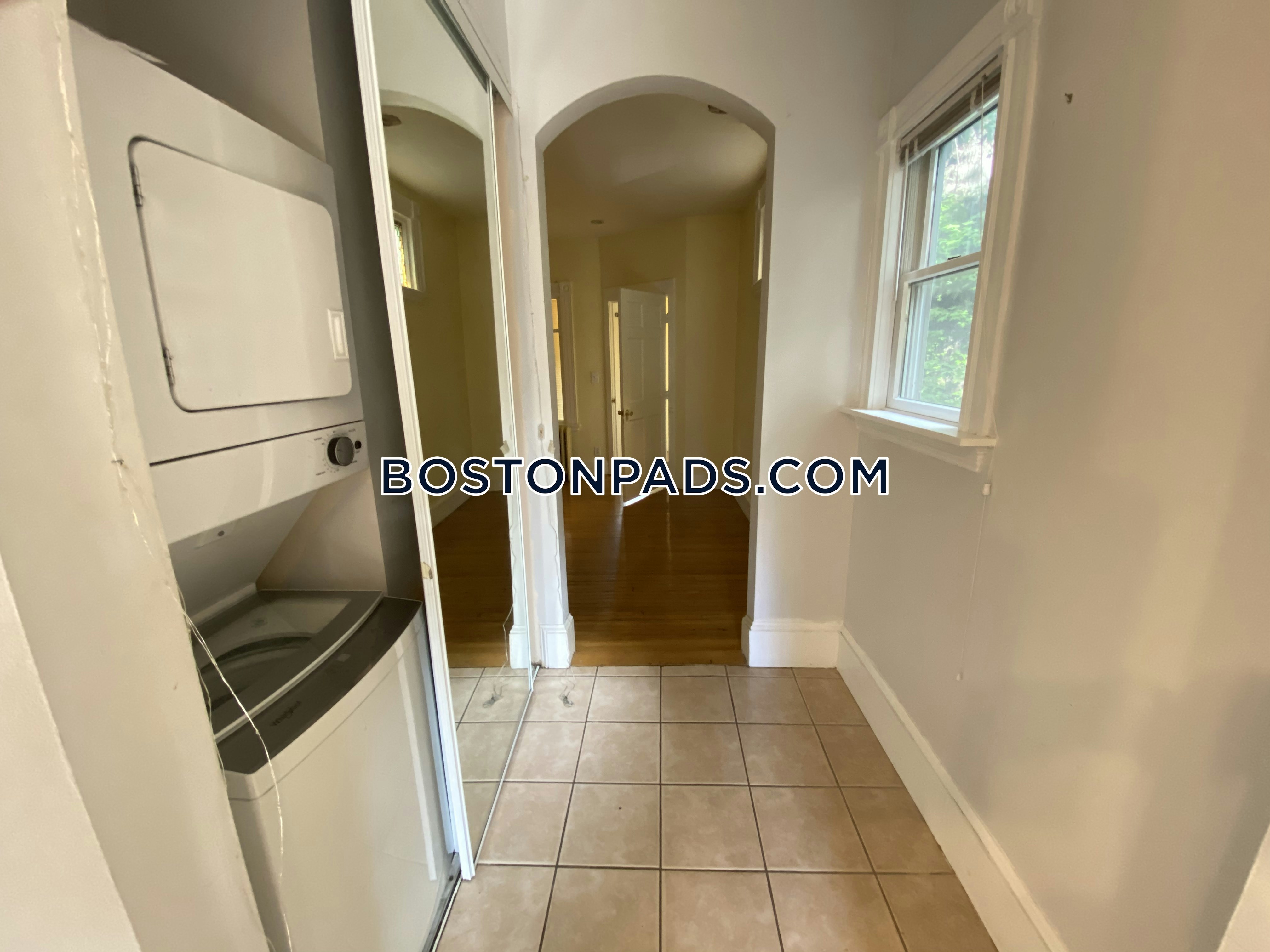 5 bed, 2.5 bath apartment for rent at 62 Ridgemont St Unit U1, Allston — photo 11 of 23
