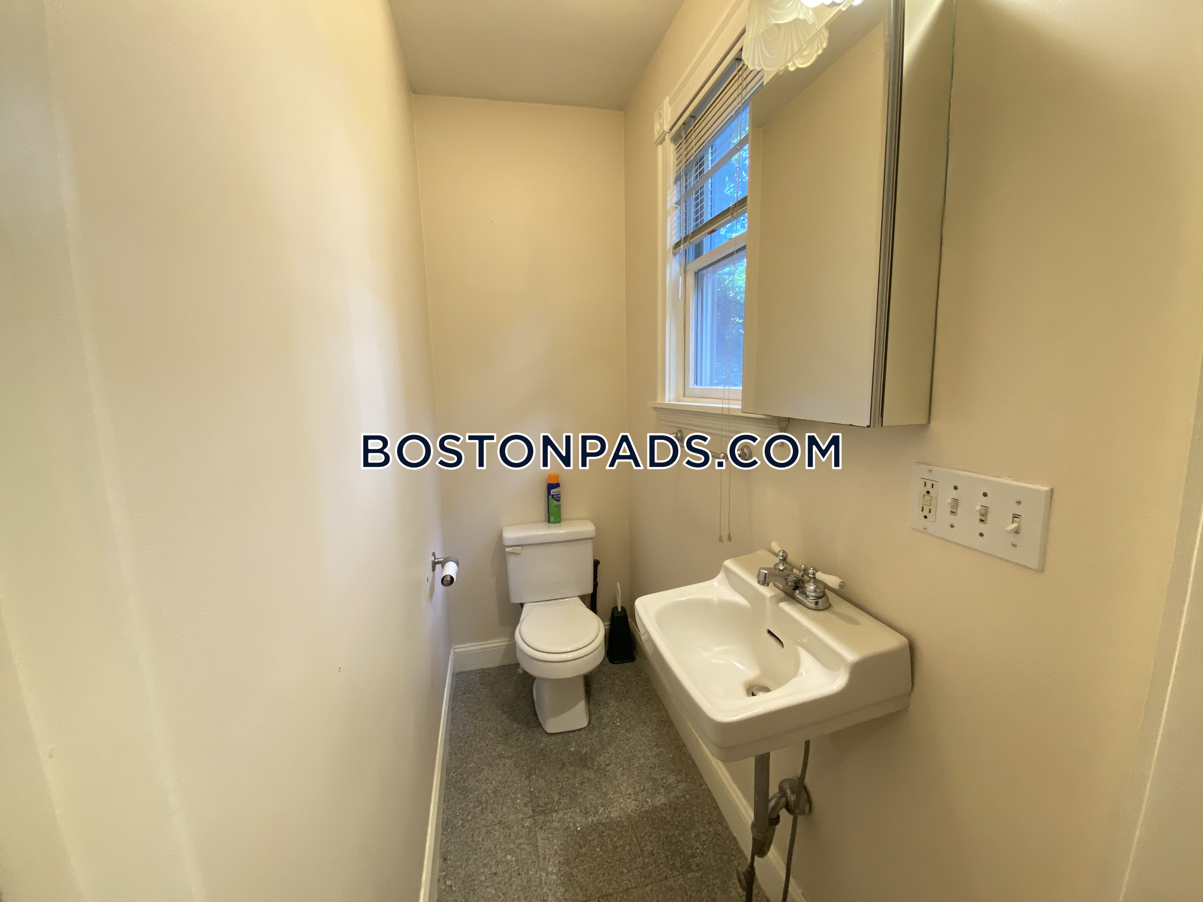 5 bed, 2.5 bath apartment for rent at 62 Ridgemont St Unit U1, Allston — photo 23 of 23
