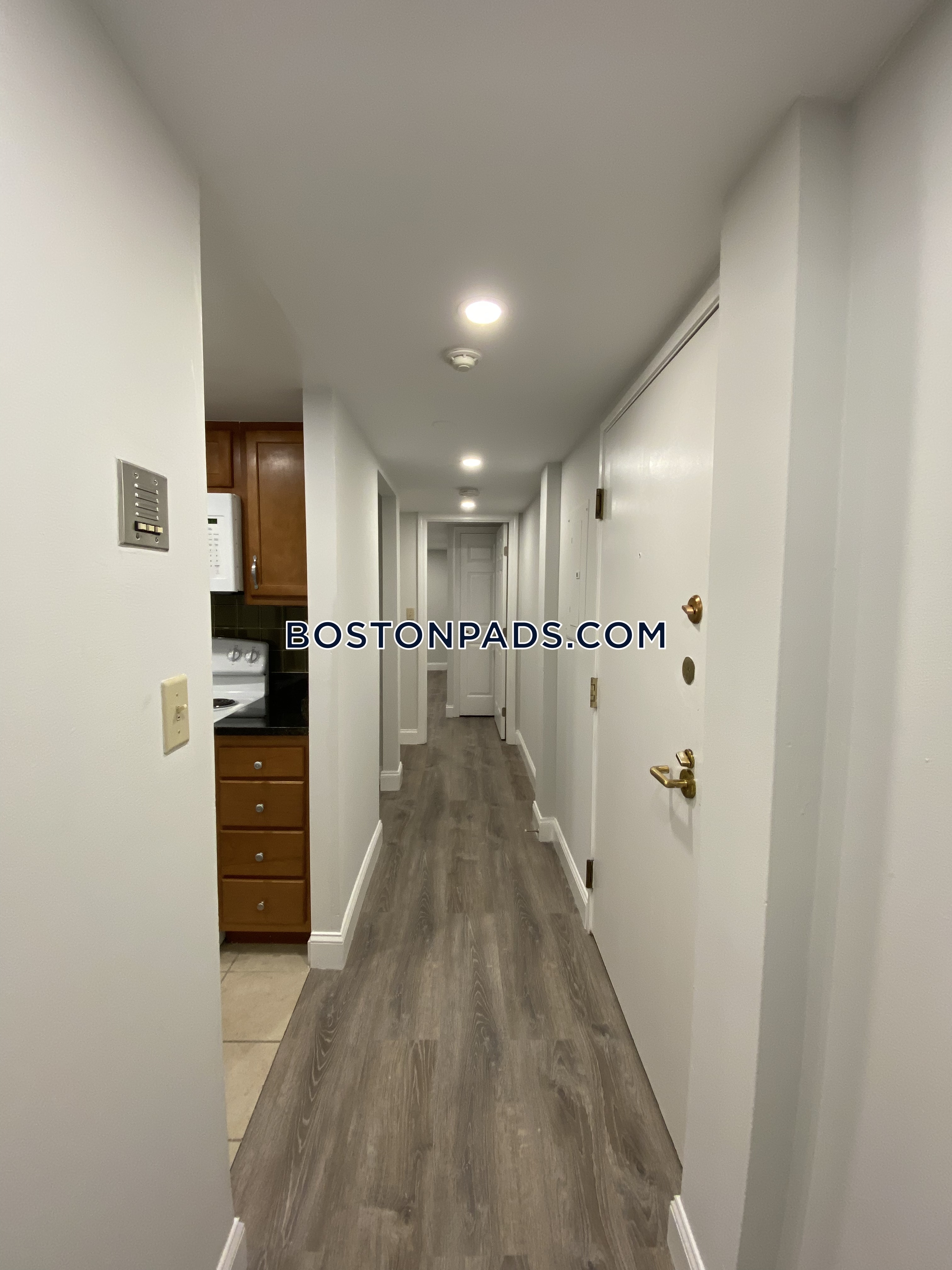 1 bed, 1 bath apartment for rent at 104 Queensberry St Unit Bb, Fenway — photo 4 of 13