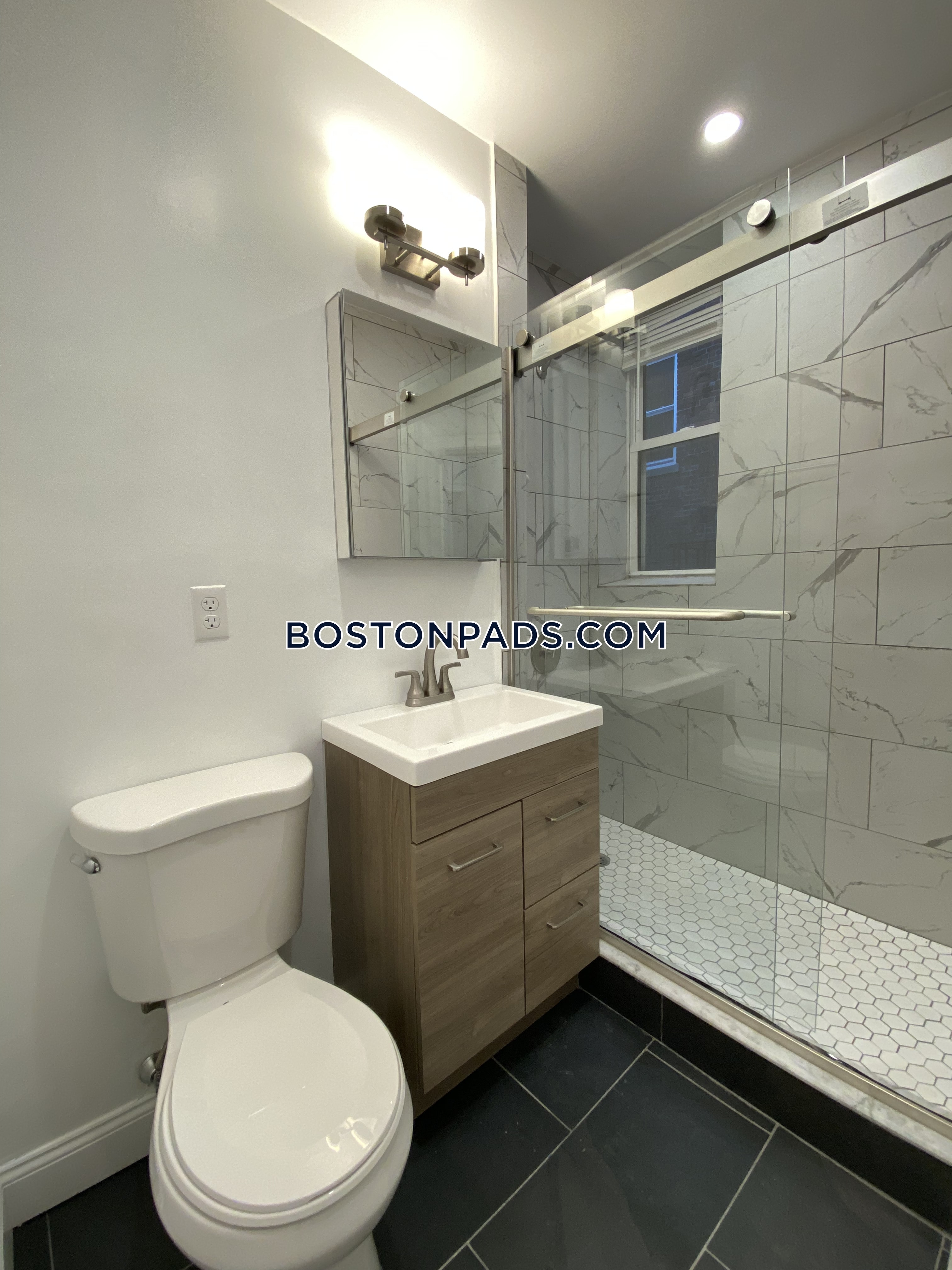 1 bed, 1 bath apartment for rent at 32 Queensberry St Unit 5A, Fenway — photo 5 of 12