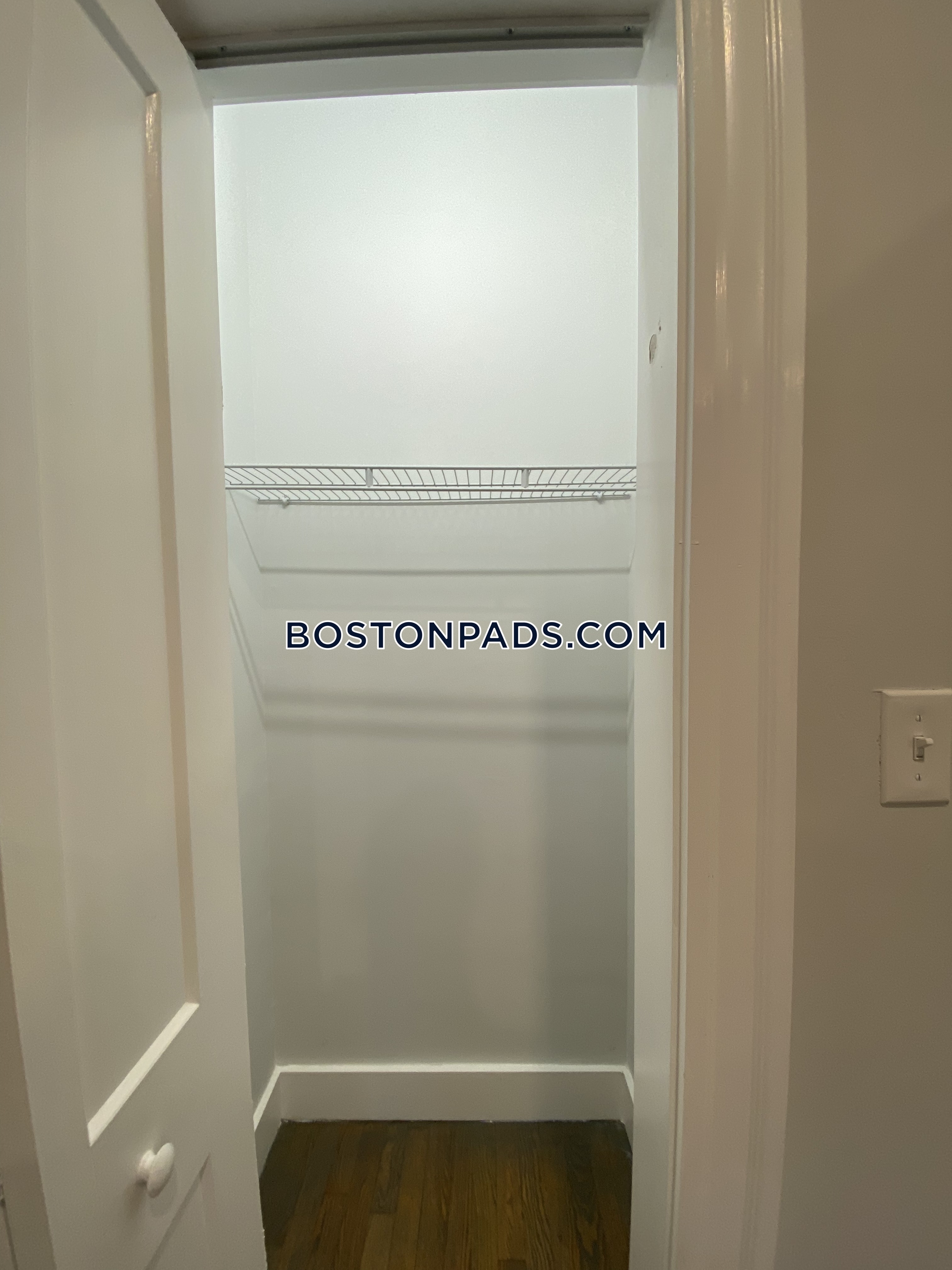 1 bed, 1 bath apartment for rent at 32 Queensberry St Unit 5A, Fenway — photo 4 of 12