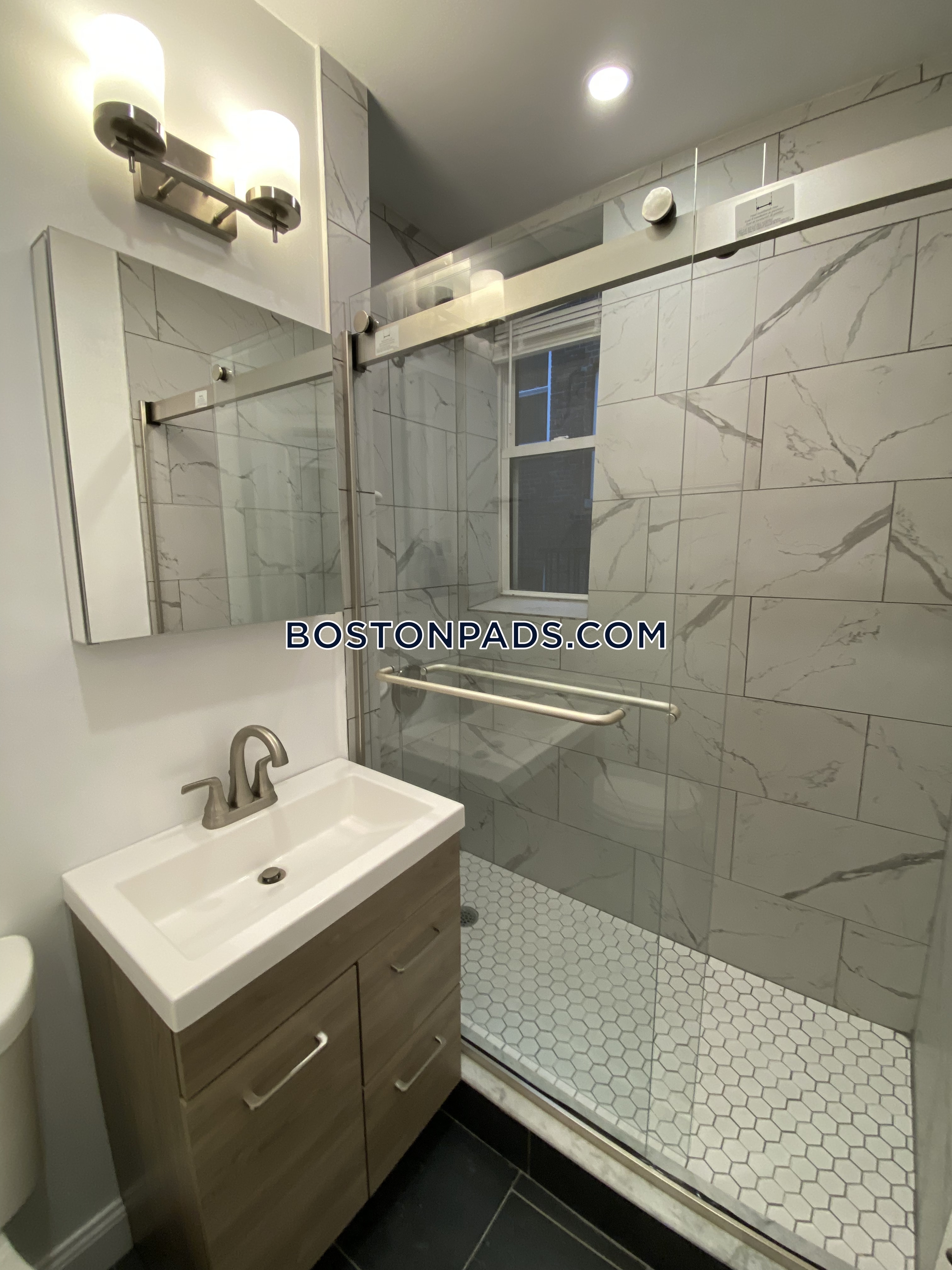 1 bed, 1 bath apartment for rent at 32 Queensberry St Unit 5A, Fenway — photo 8 of 12