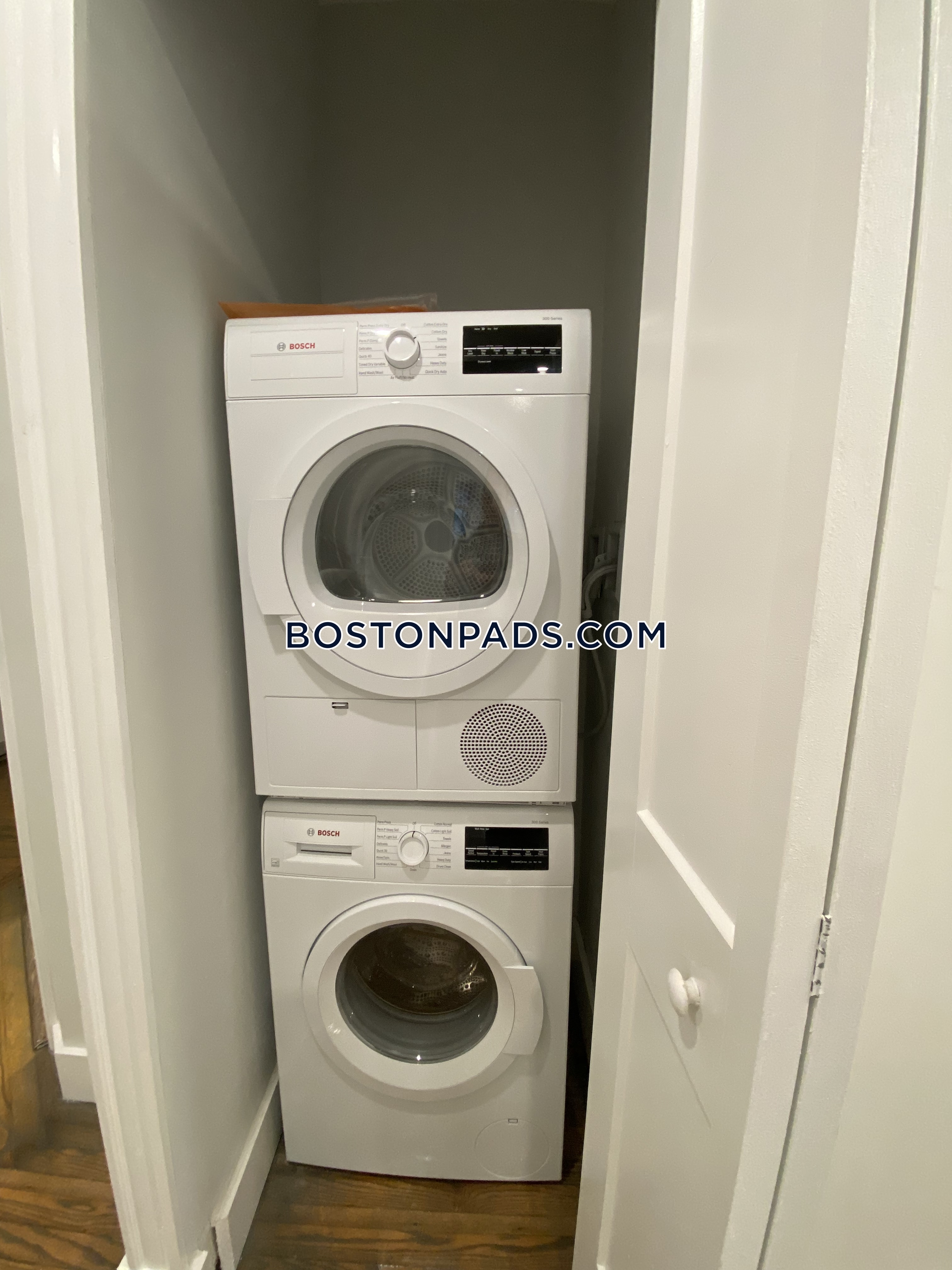 1 bed, 1 bath apartment for rent at 32 Queensberry St Unit 5A, Fenway — photo 6 of 12