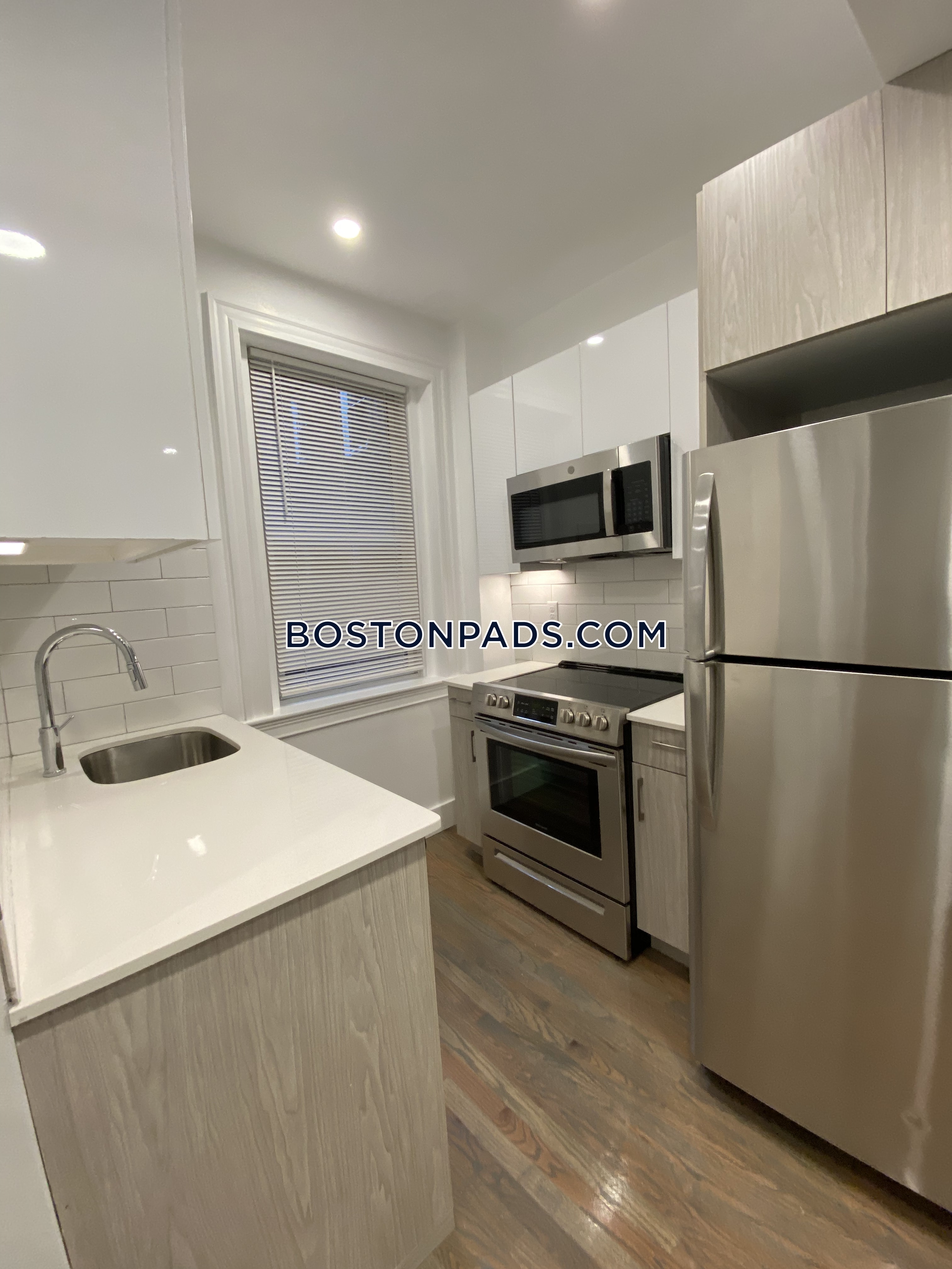 1 bed, 1 bath apartment for rent at 32 Queensberry St Unit 5A, Fenway — photo 9 of 12