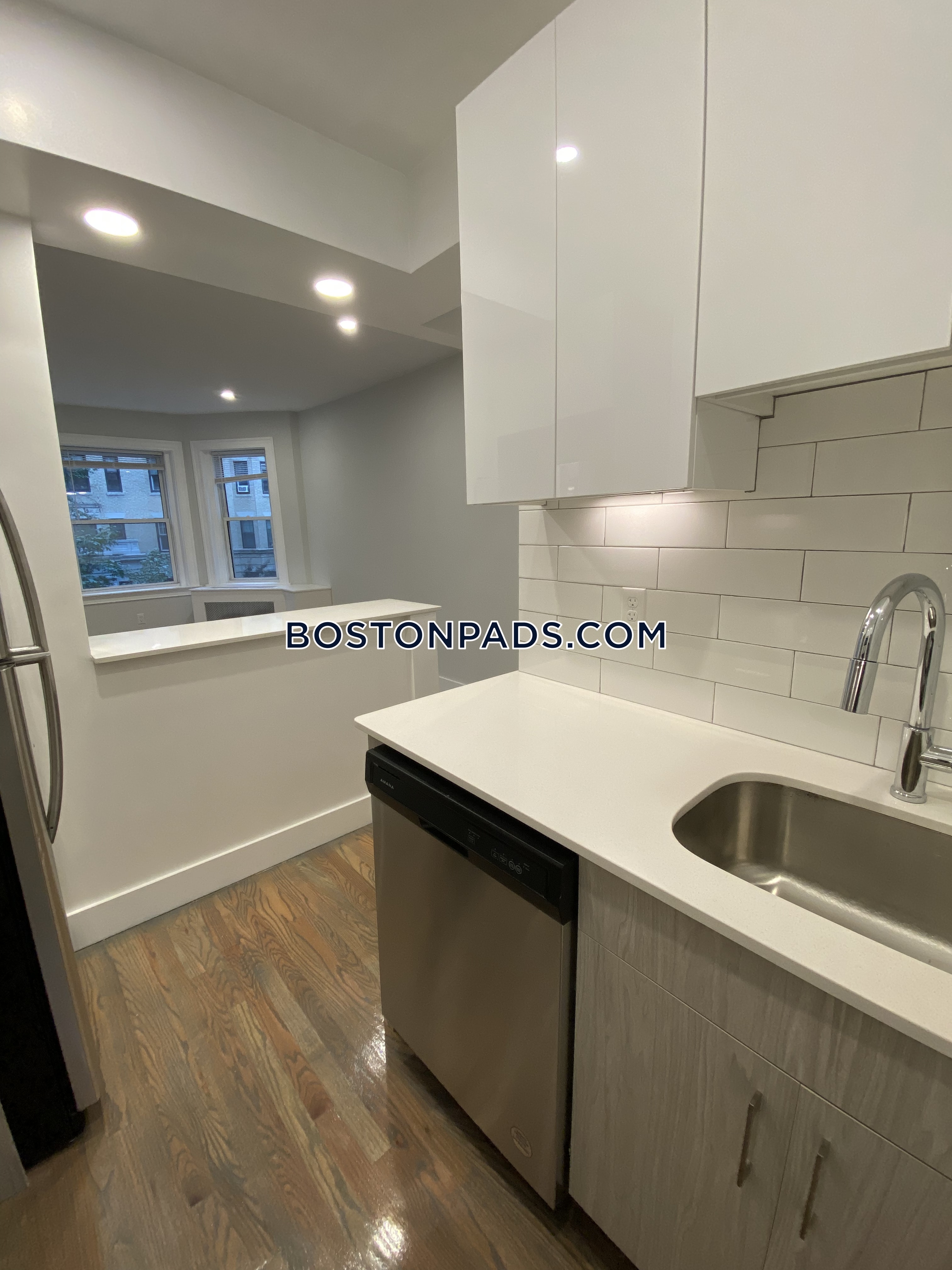 1 bed, 1 bath apartment for rent at 32 Queensberry St Unit 5A, Fenway — photo 10 of 12