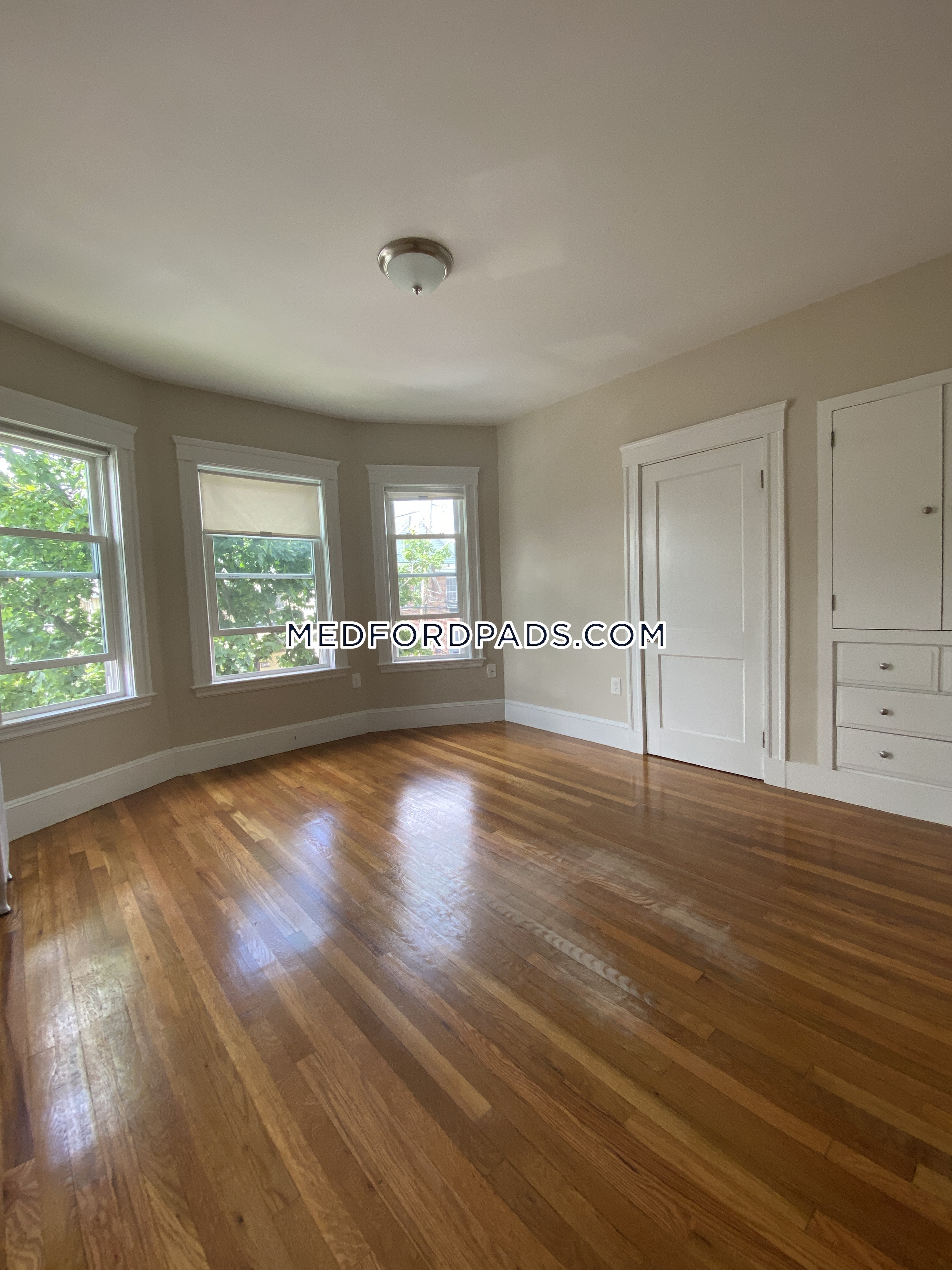 5 bed, 2 bath apartment for rent at 23 Berwick Rd Unit 2, Tufts University — photo 15 of 20