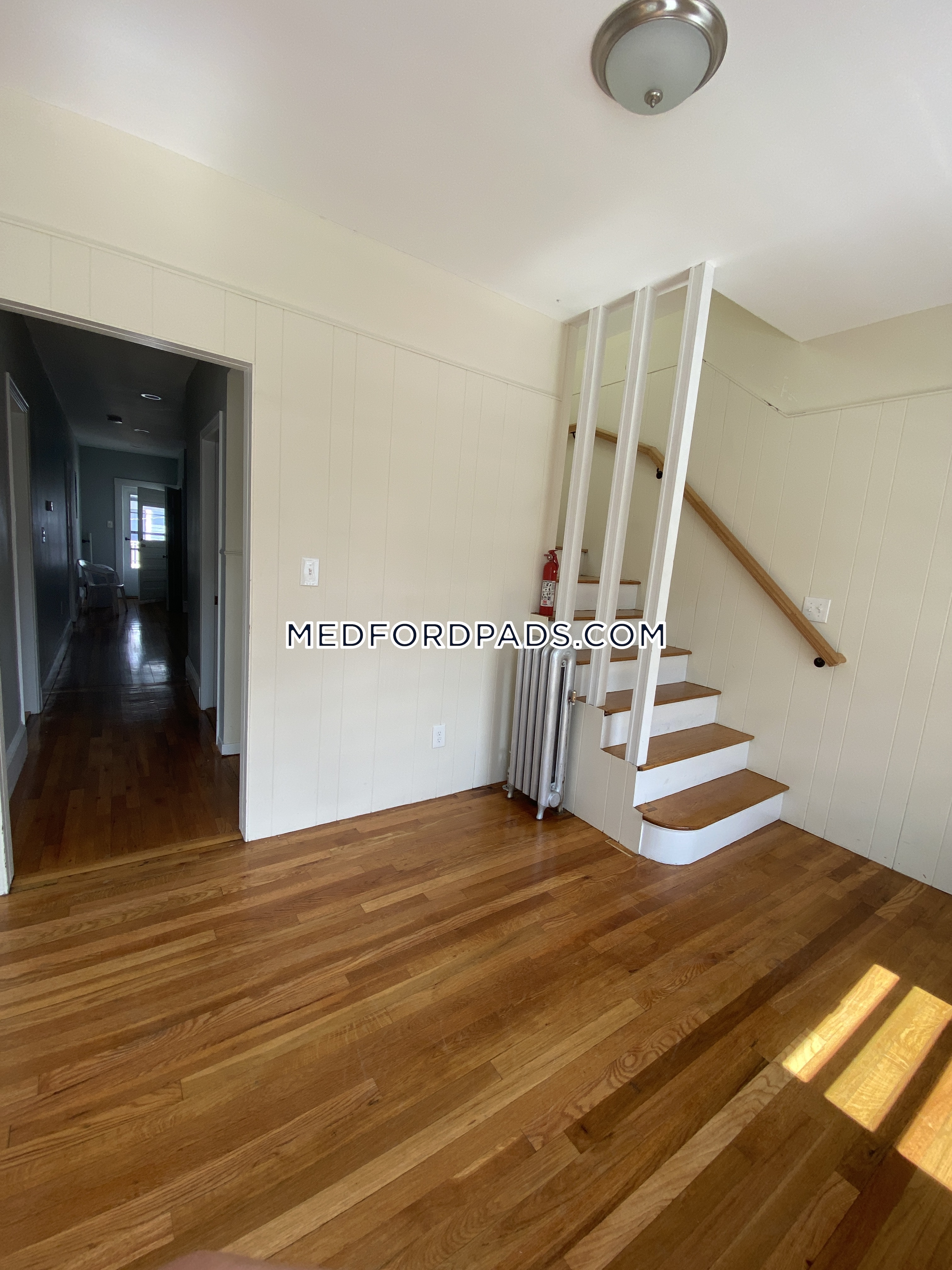 5 bed, 2 bath apartment for rent at 23 Berwick Rd Unit 2, Tufts University — photo 2 of 20