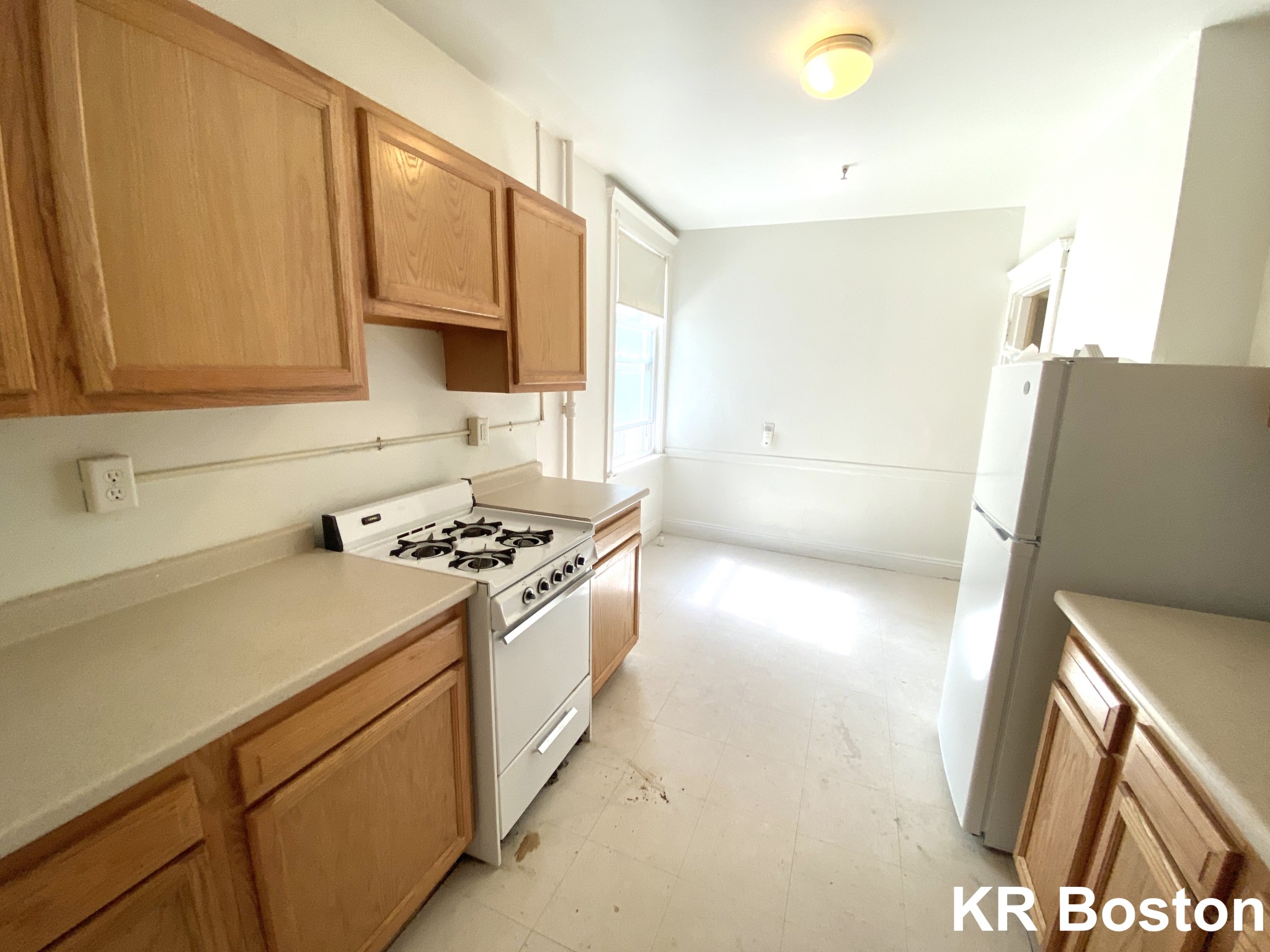 2 bed, 1 bath apartment for rent at 1633 Commonwealth Ave Unit 10, Brighton — photo 3 of 5