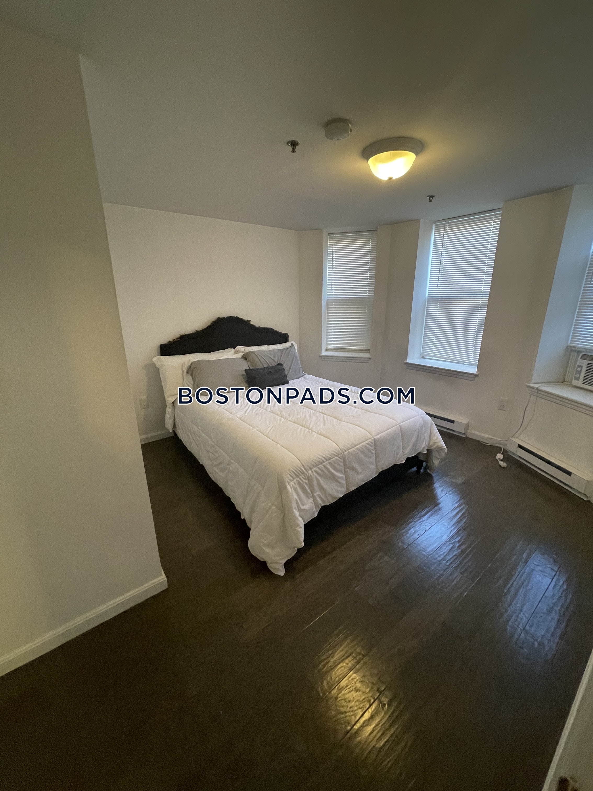 1 bed, 1 bath apartment for rent at 15 Queensberry St Unit Aa, Fenway — photo 6 of 8