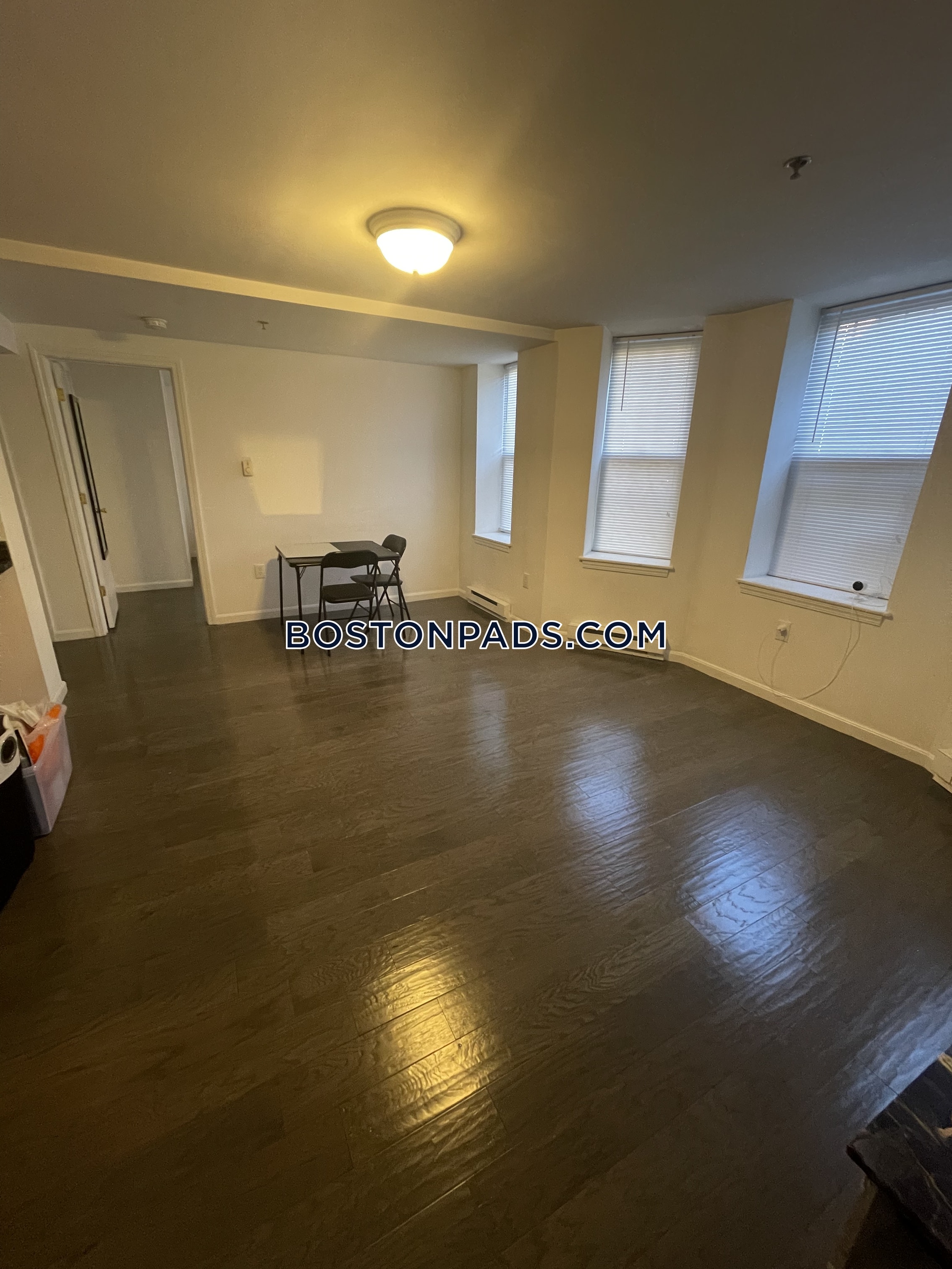 1 bed, 1 bath apartment for rent at 15 Queensberry St Unit Aa, Fenway — photo 4 of 8