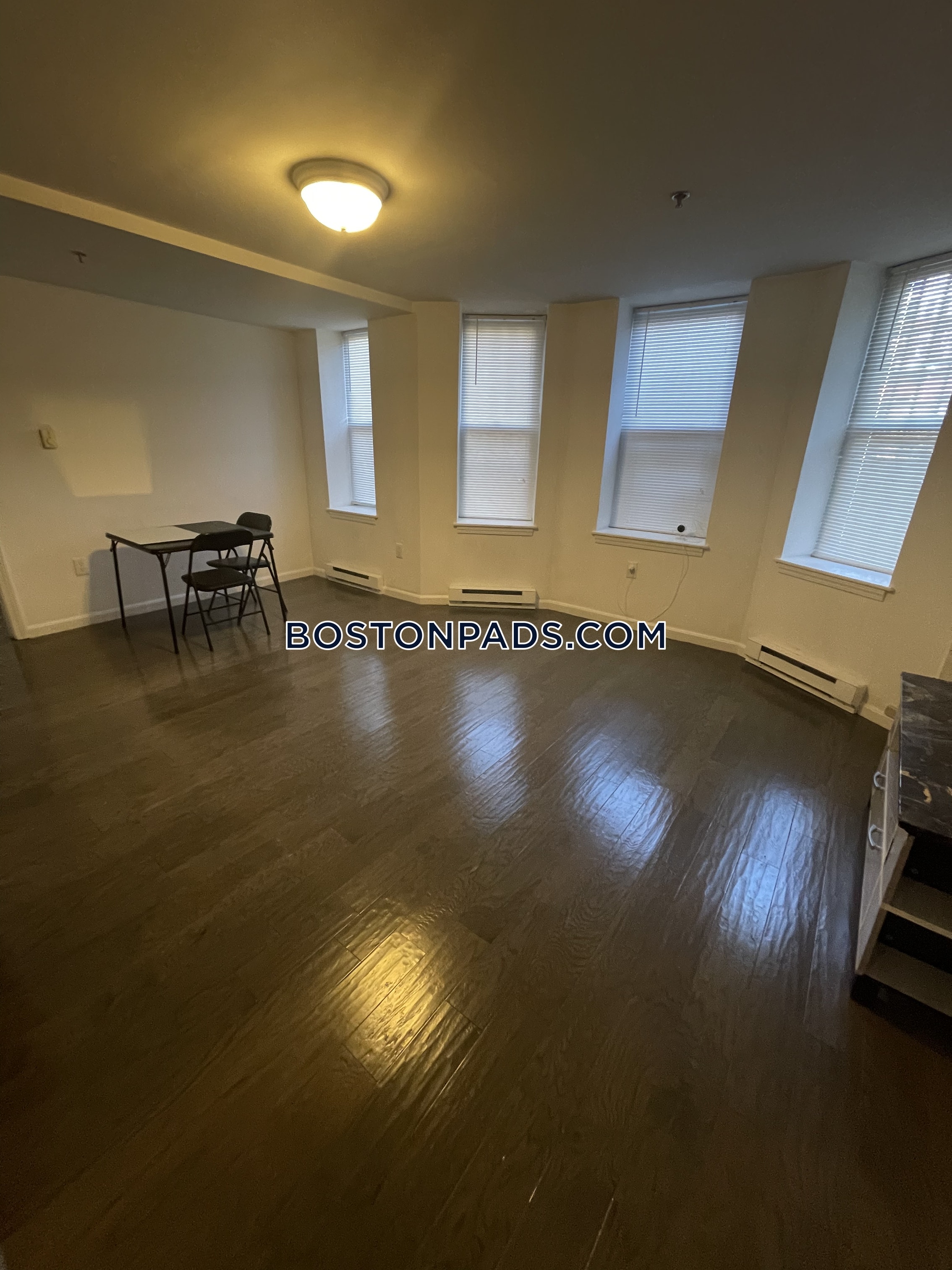1 bed, 1 bath apartment for rent at 15 Queensberry St Unit Aa, Fenway — photo 5 of 8