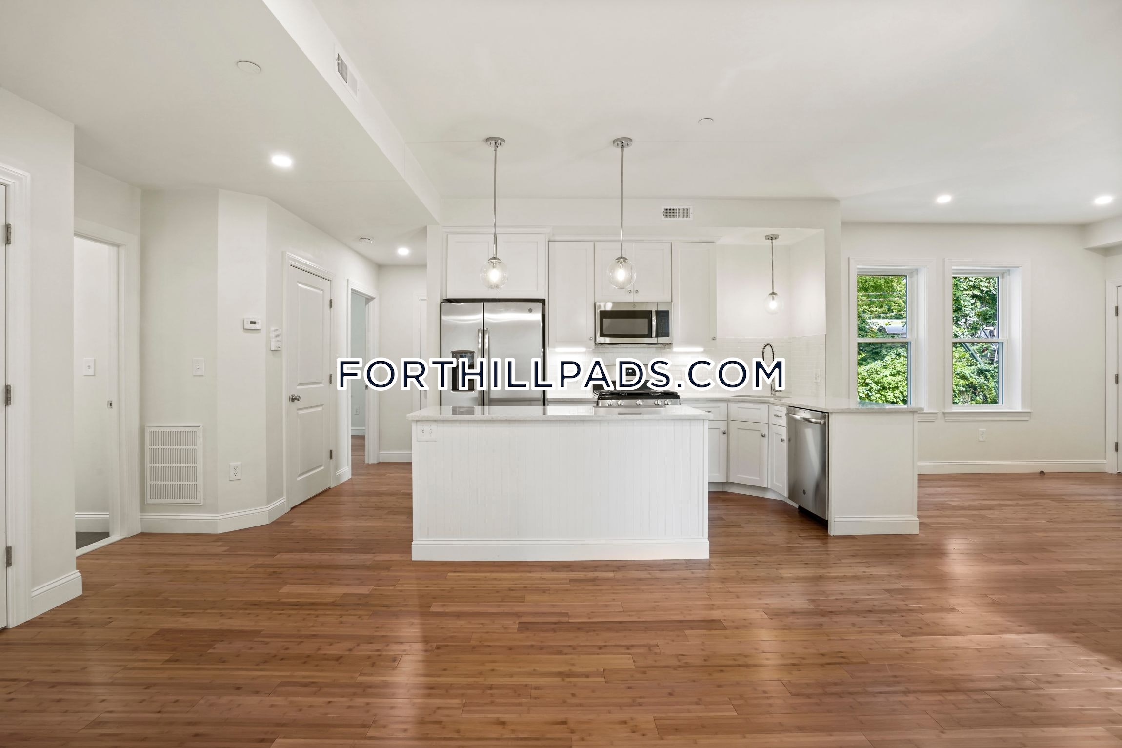 4 bed, 2 bath apartment for rent at 137 Thornton St Unit 3, Roxbury — photo 4 of 5