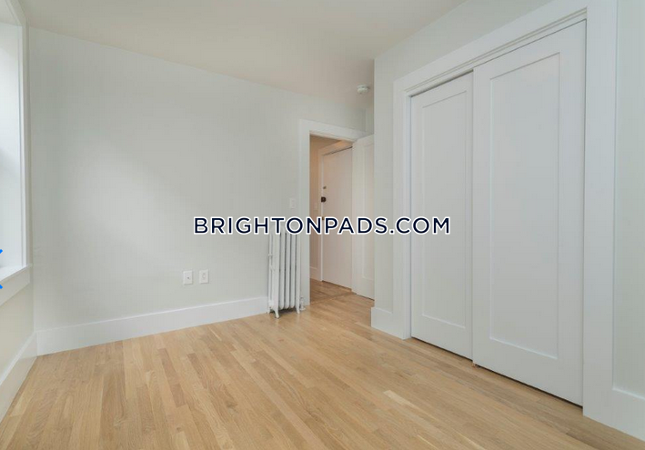 3 bed, 1 bath apartment for rent at 4 Elko St Unit 6F, Brighton — photo 5 of 9