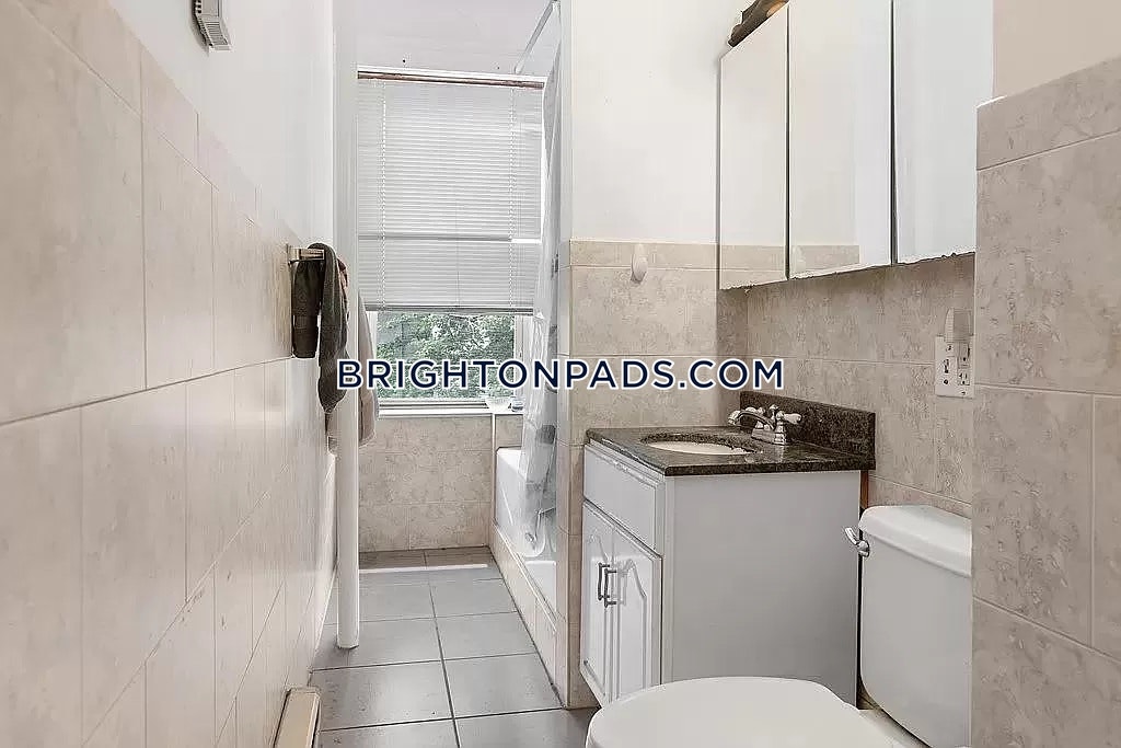 2 bed, 1 bath apartment for rent at 316 Summit Ave Unit 6, Brighton — photo 8 of 8