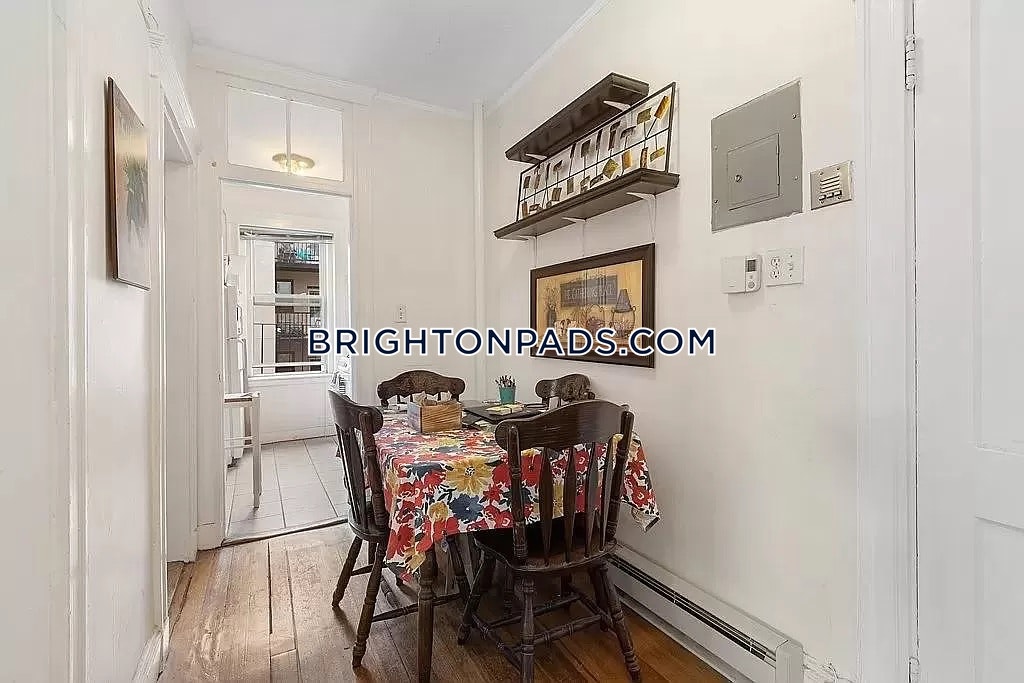 2 bed, 1 bath apartment for rent at 316 Summit Ave Unit 6, Brighton — photo 6 of 8