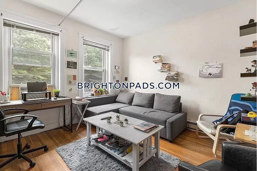 2 bed, 1 bath apartment for rent at 316 Summit Ave Unit 6, Brighton — photo 1 of 8
