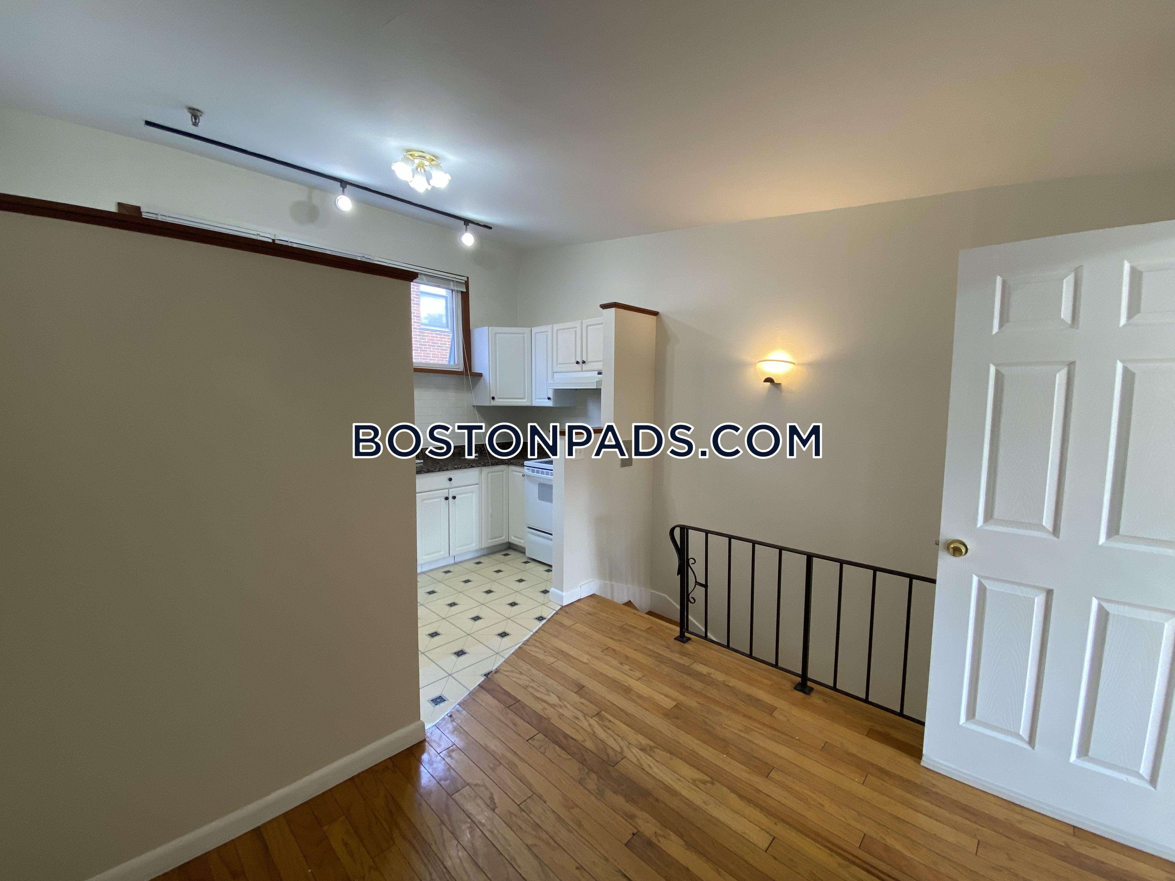 3 bed, 1 bath apartment for rent at 49 Symphony Rd Unit 35, Fenway — photo 2 of 22