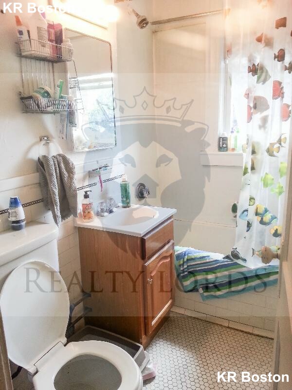 1 bed, 1 bath apartment for rent at 1638 Commonwealth Ave Unit 2, Brighton — photo 2 of 3