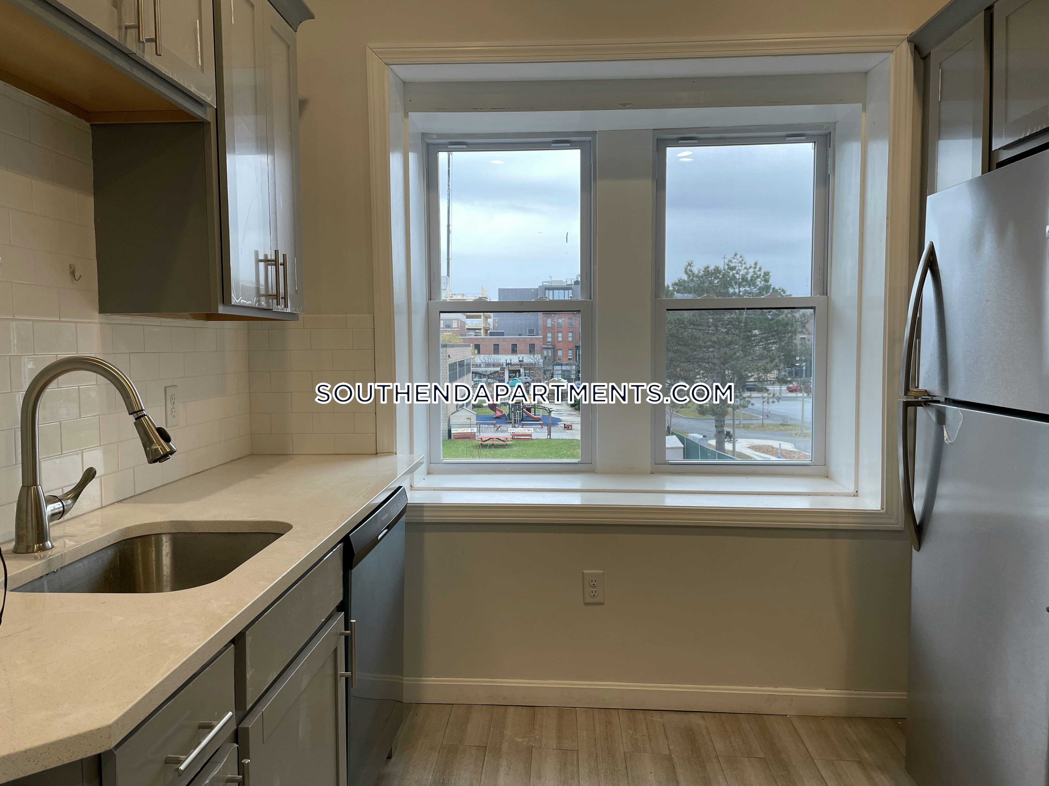 3 bed, 1 bath apartment for rent at 608 Shawmut Ave Unit 2, Roxbury — photo 3 of 8