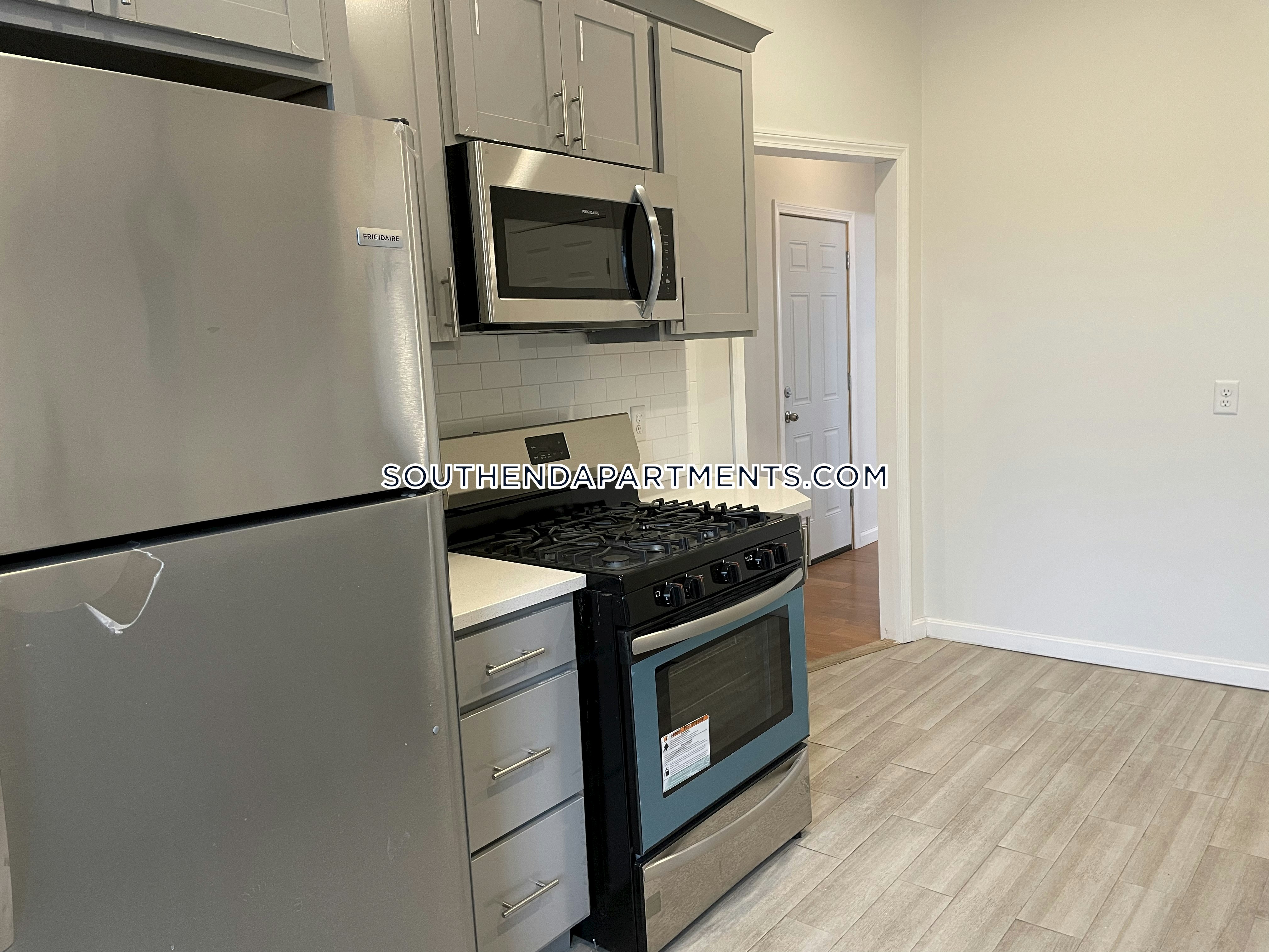3 bed, 1 bath apartment for rent at 608 Shawmut Ave Unit 2, Roxbury — photo 6 of 8