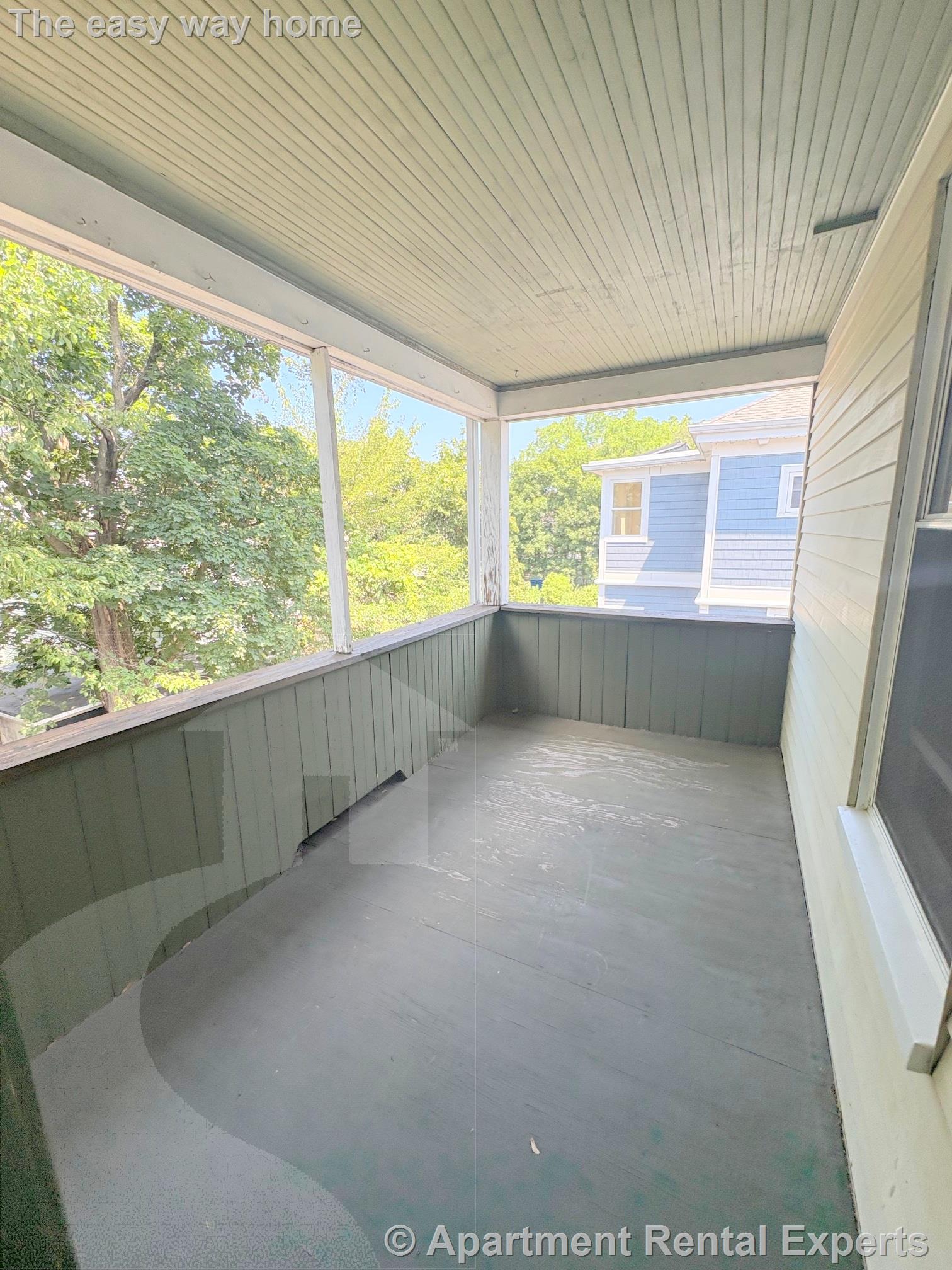 50 Oxford Ave, Belmont Line