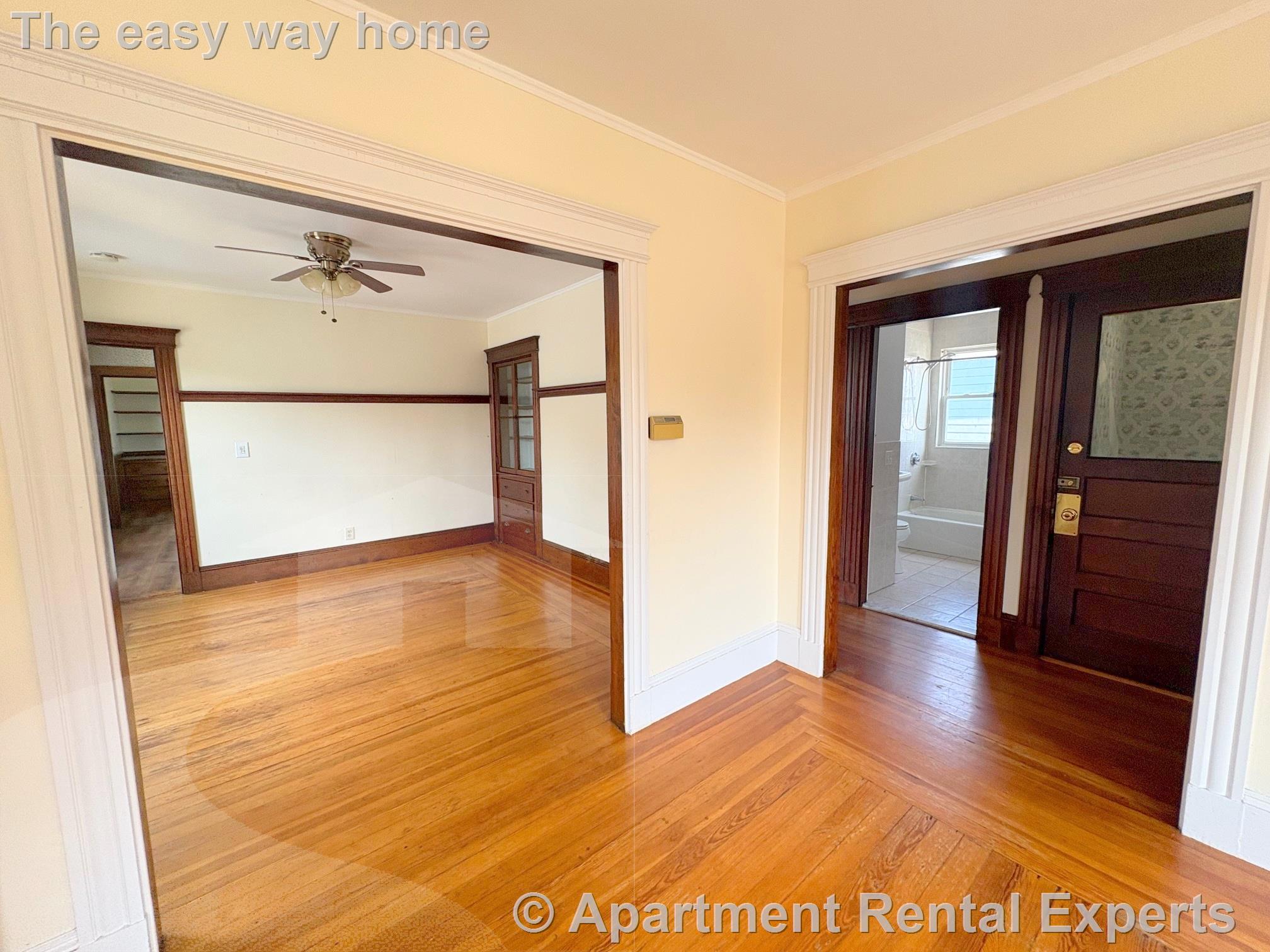 50 Oxford Ave, Belmont Line