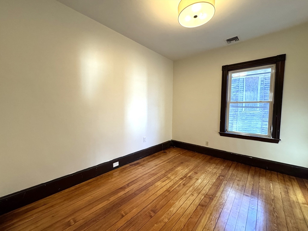 11 East Milton Rd, Brookline