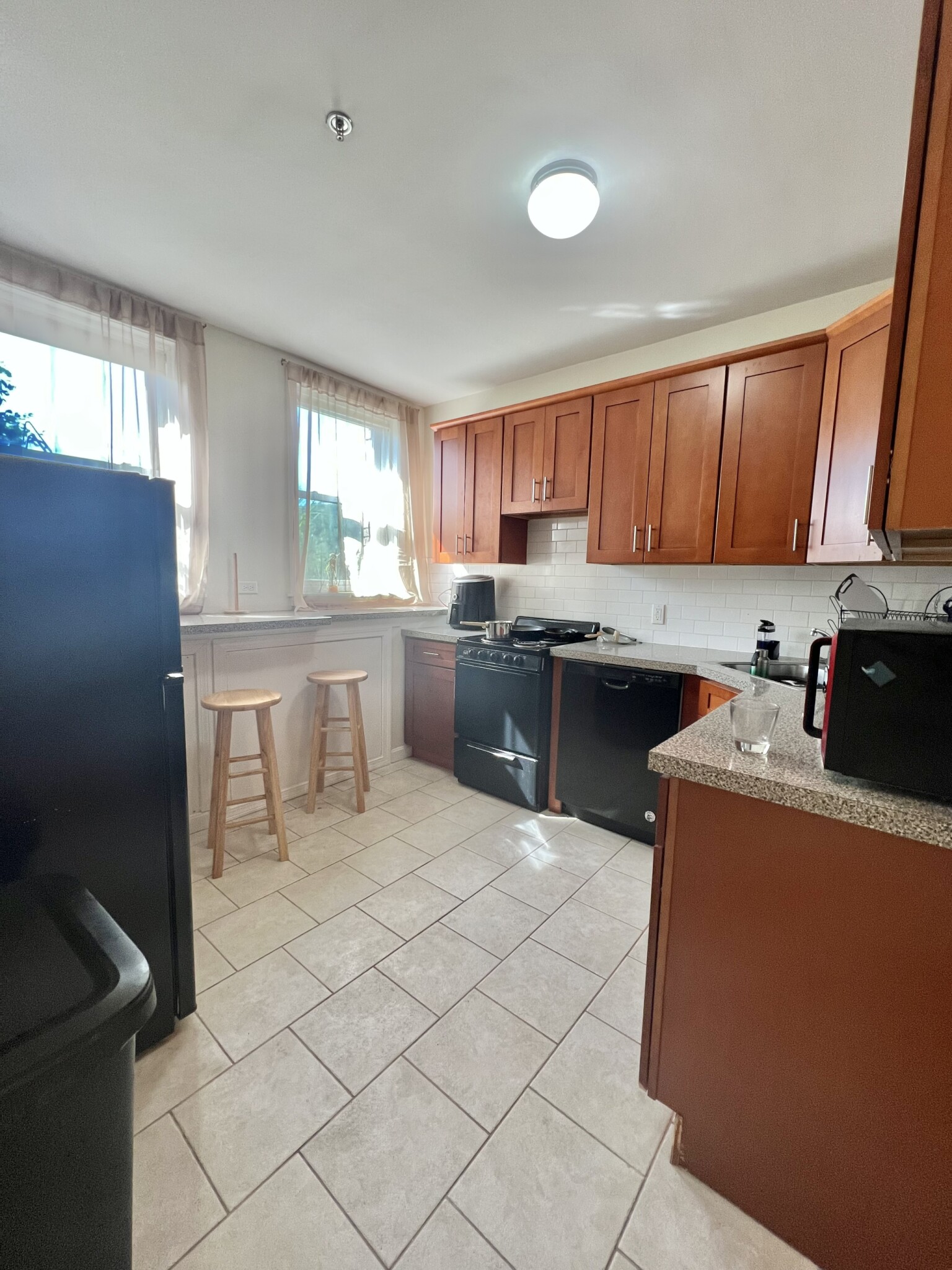 2 bed, 1 bath apartment for rent at 1640 Commonwealth Ave Unit .,, Brighton — photo 1 of 6