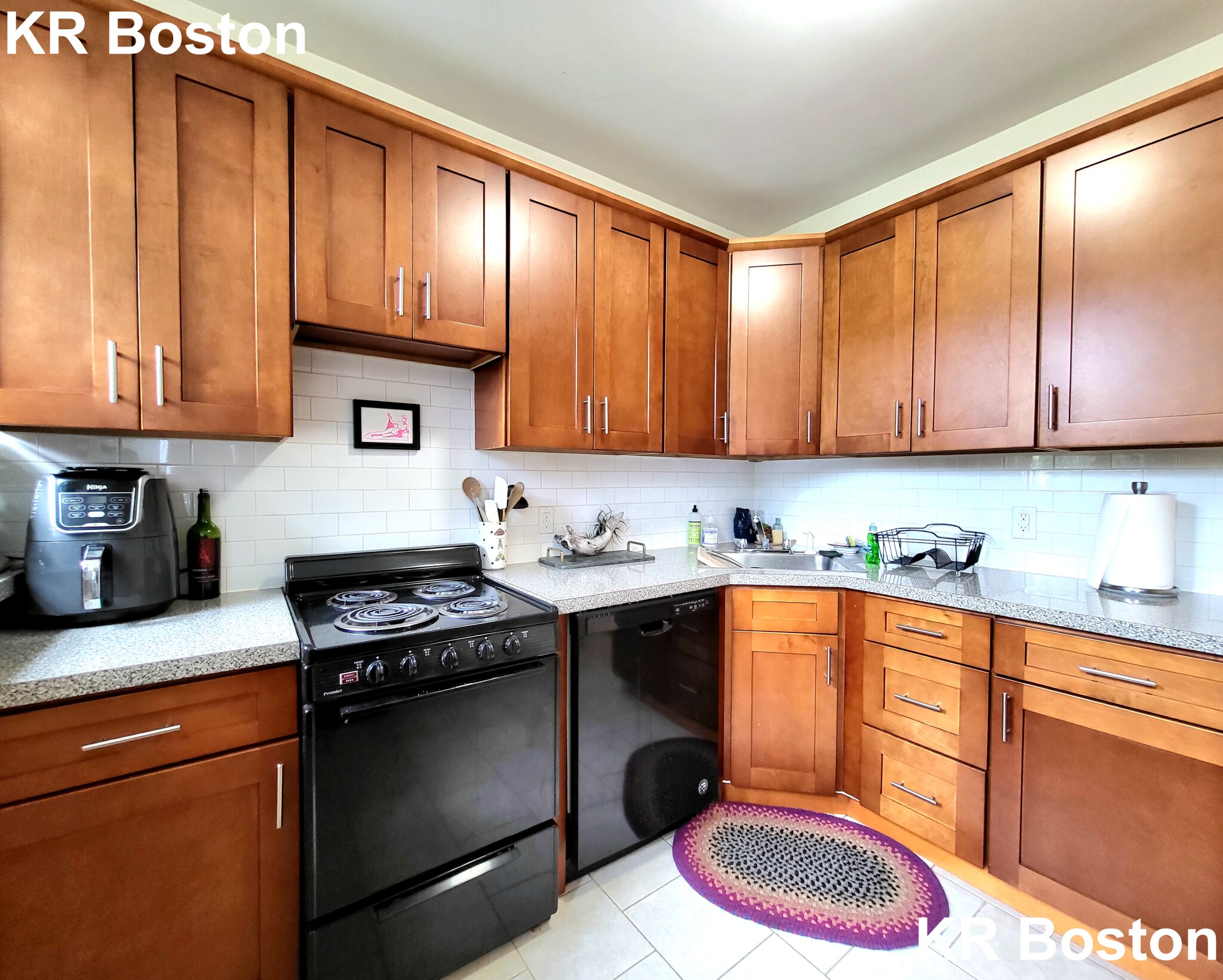 2 bed, 1 bath apartment for rent at 1640 Commonwealth Ave Unit 0.,, Brighton — photo 3 of 4