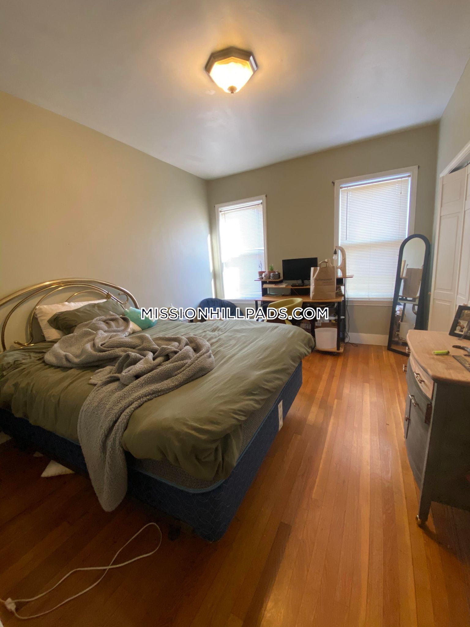 4 bed, 1 bath apartment for rent at 22 Fisher Ave Unit 4, Mission Hill — photo 10 of 15