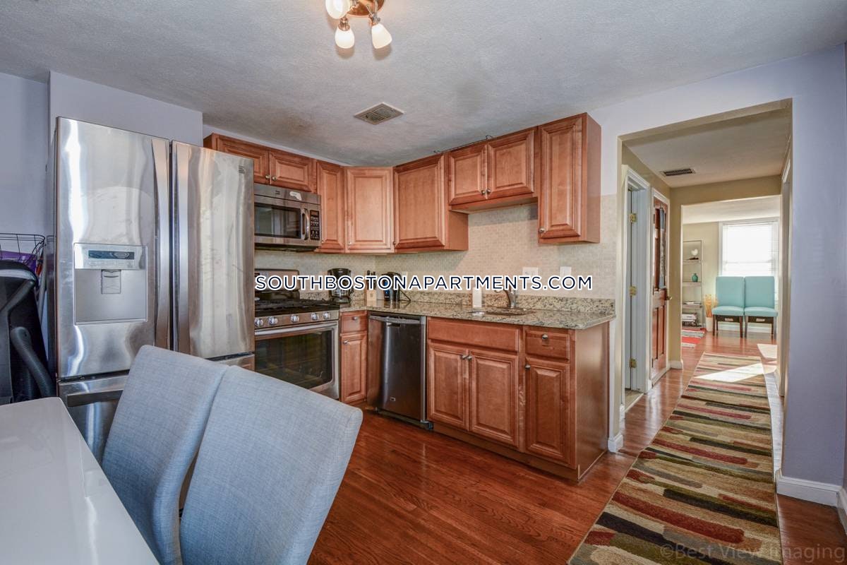 4 bed, 2 bath apartment for rent at 292 D St Unit 2, South Boston — photo 1 of 12