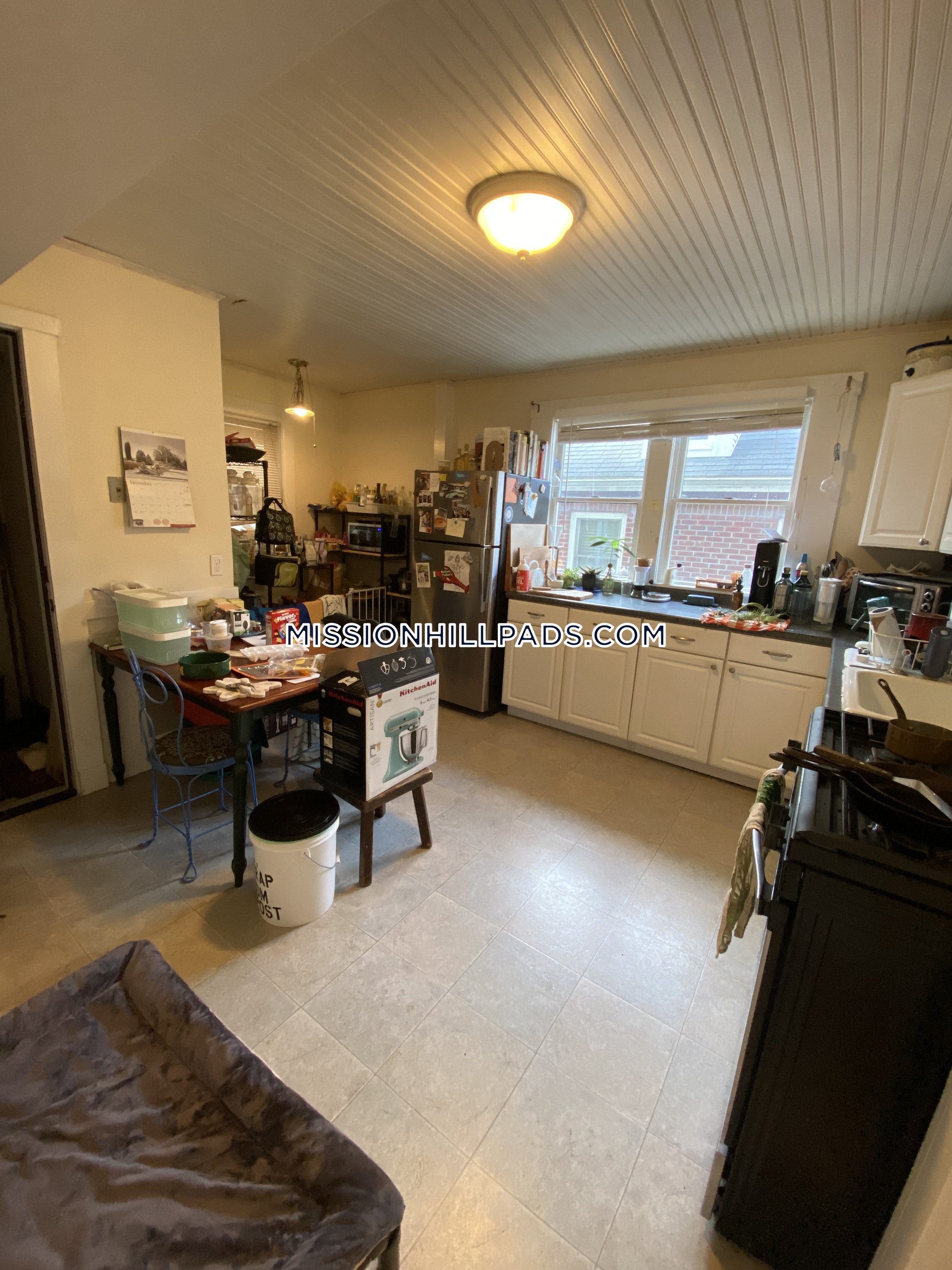 3 bed, 1 bath apartment for rent at 20 Sachem St Unit 2, Mission Hill — photo 5 of 9