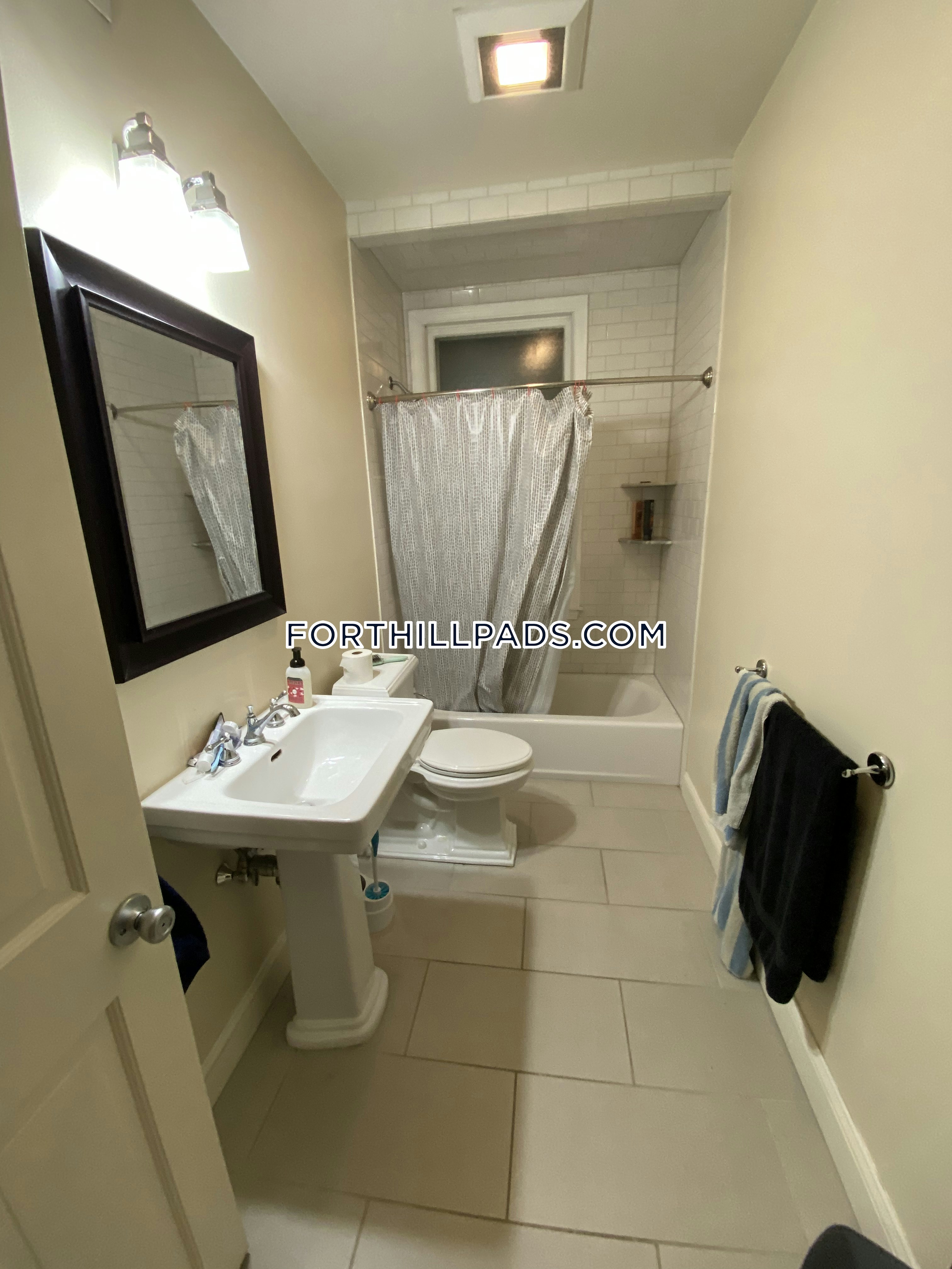 4 bed, 2 bath apartment for rent at 34 Juniper St Unit 1, Roxbury — photo 22 of 23