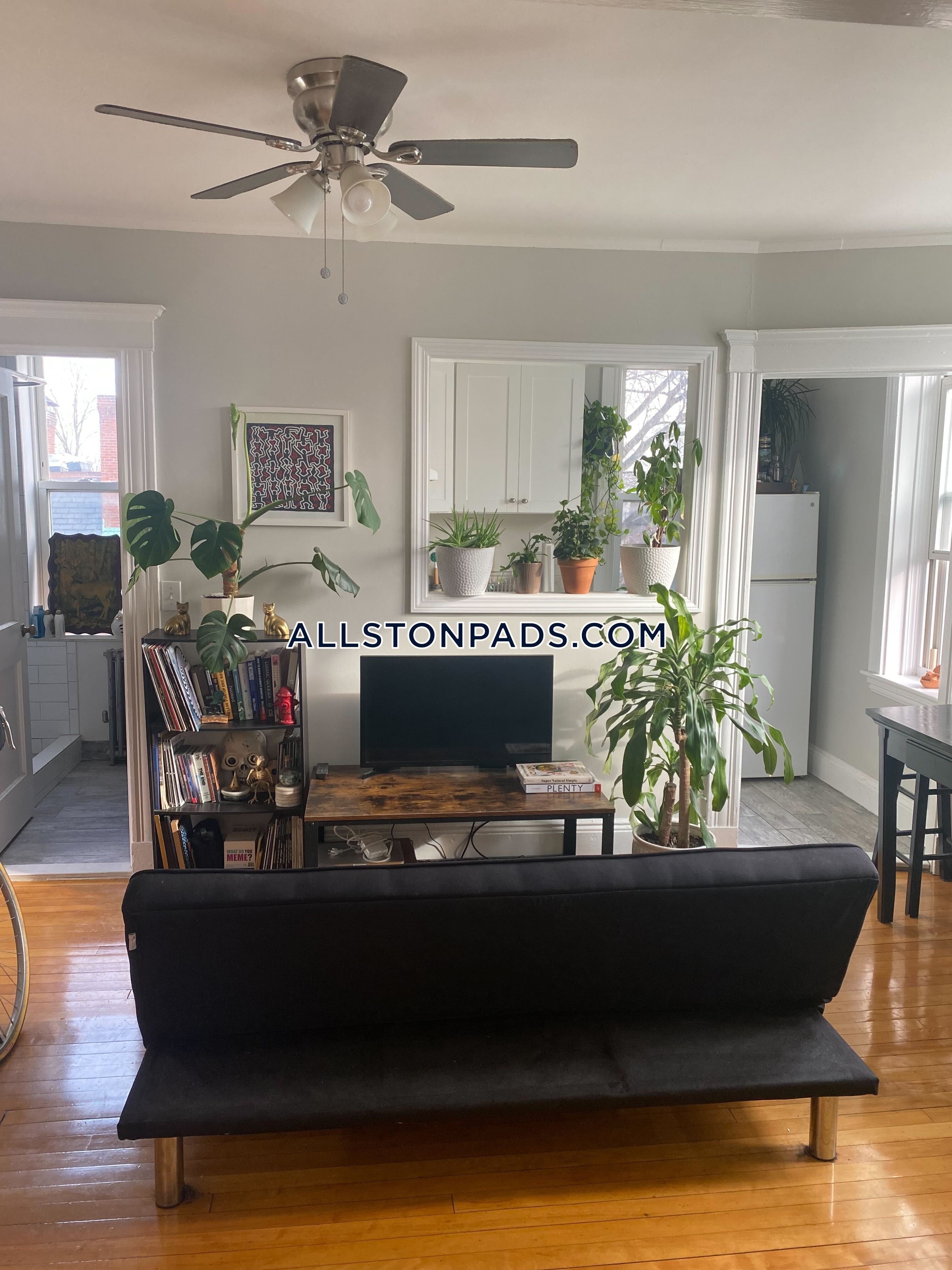 1 bed, 1 bath apartment for rent at 12 Farrington Ave Unit 5A, Allston — photo 2 of 12