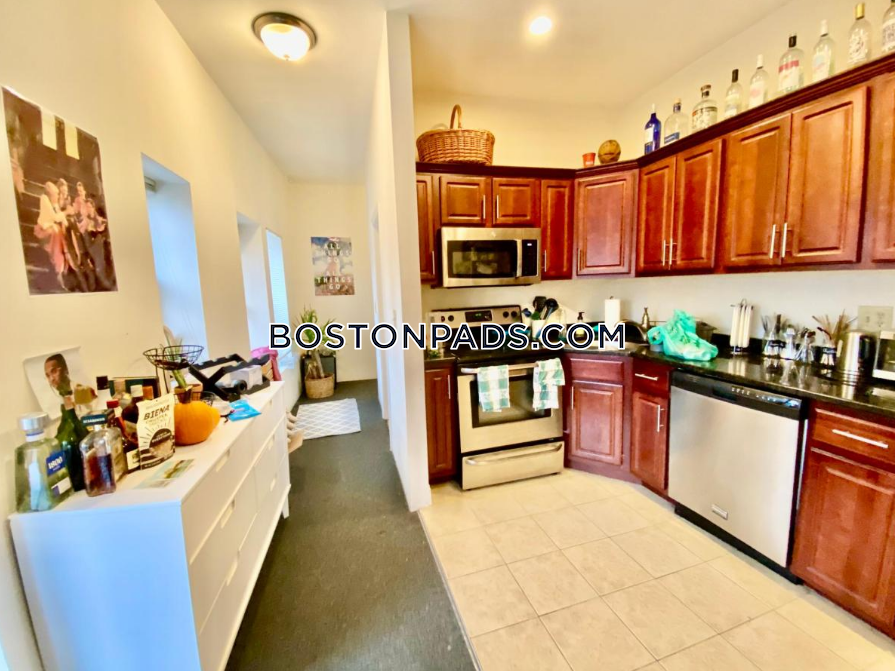 4 bed, 1 bath apartment for rent at 606 Columbus Ave Unit 4, South End — photo 2 of 6