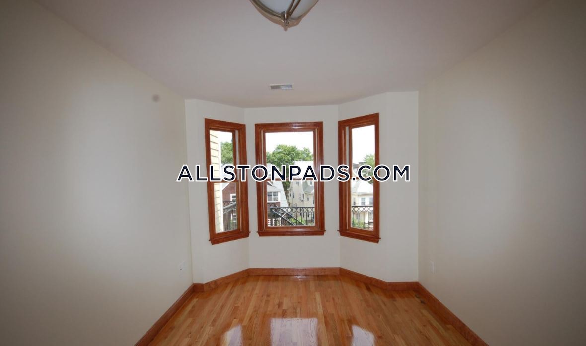 4 bed, 2 bath apartment for rent at 102 Allston St Unit 3.1, Allston — photo 15 of 15
