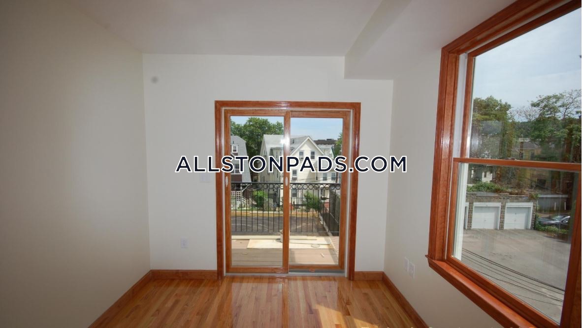 4 bed, 2 bath apartment for rent at 102 Allston St Unit 3.1, Allston