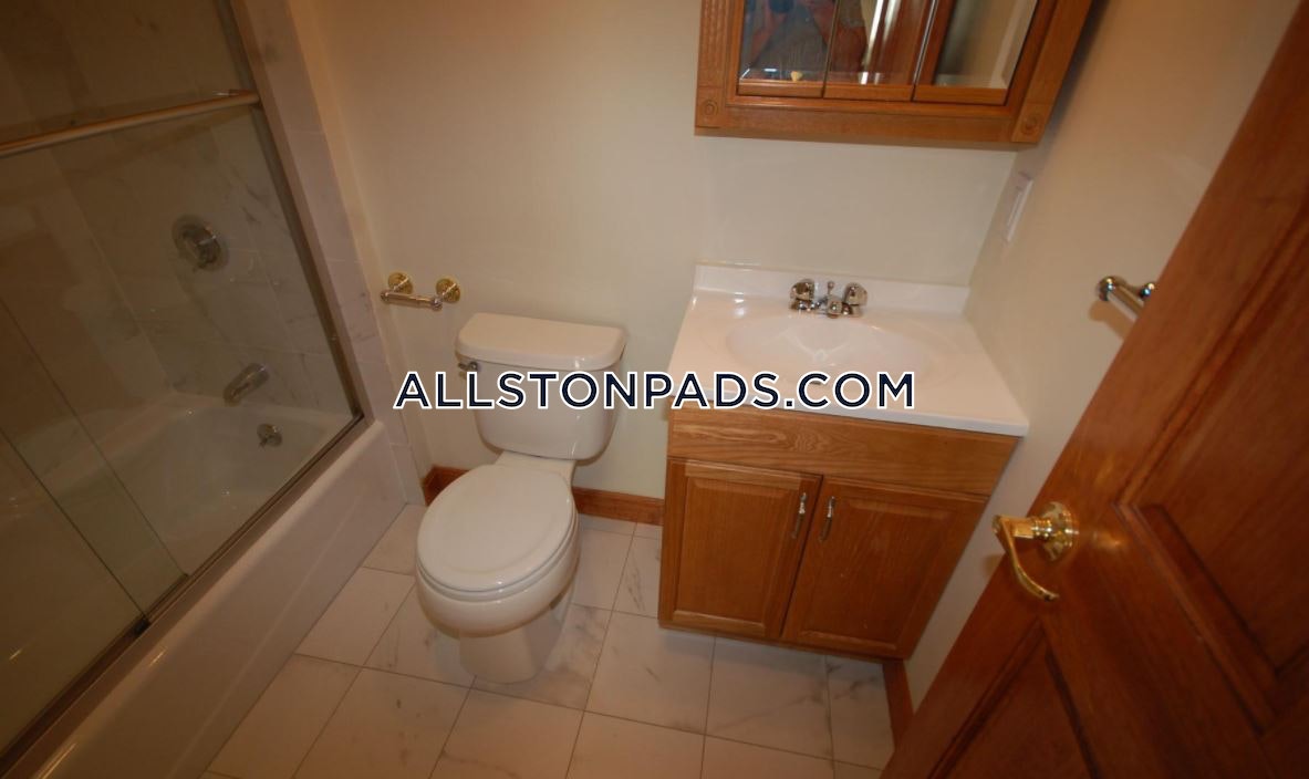 4 bed, 2 bath apartment for rent at 102 Allston St Unit 3.1, Allston — photo 2 of 15