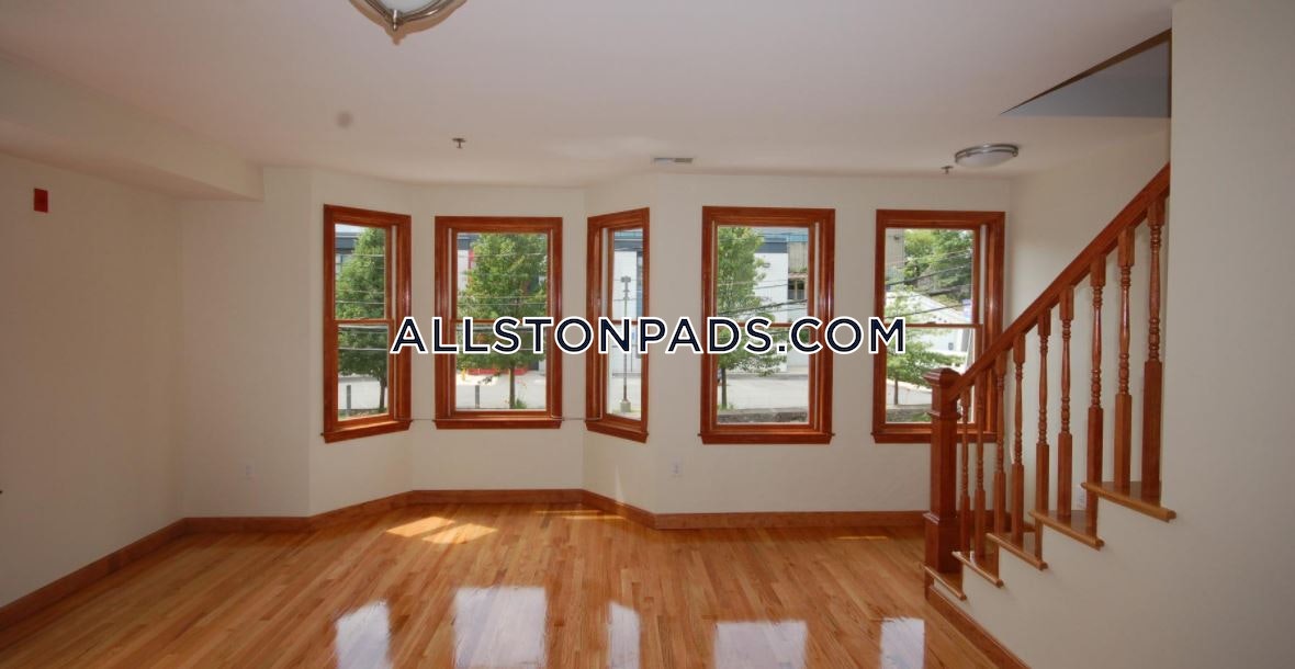 4 bed, 2 bath apartment for rent at 102 Allston St Unit 3.1, Allston — photo 8 of 15