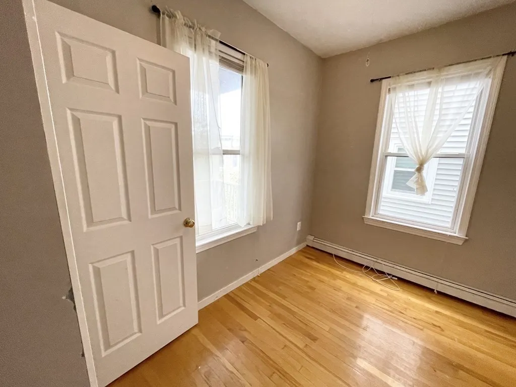 7 Iroquois St, Mission Hill