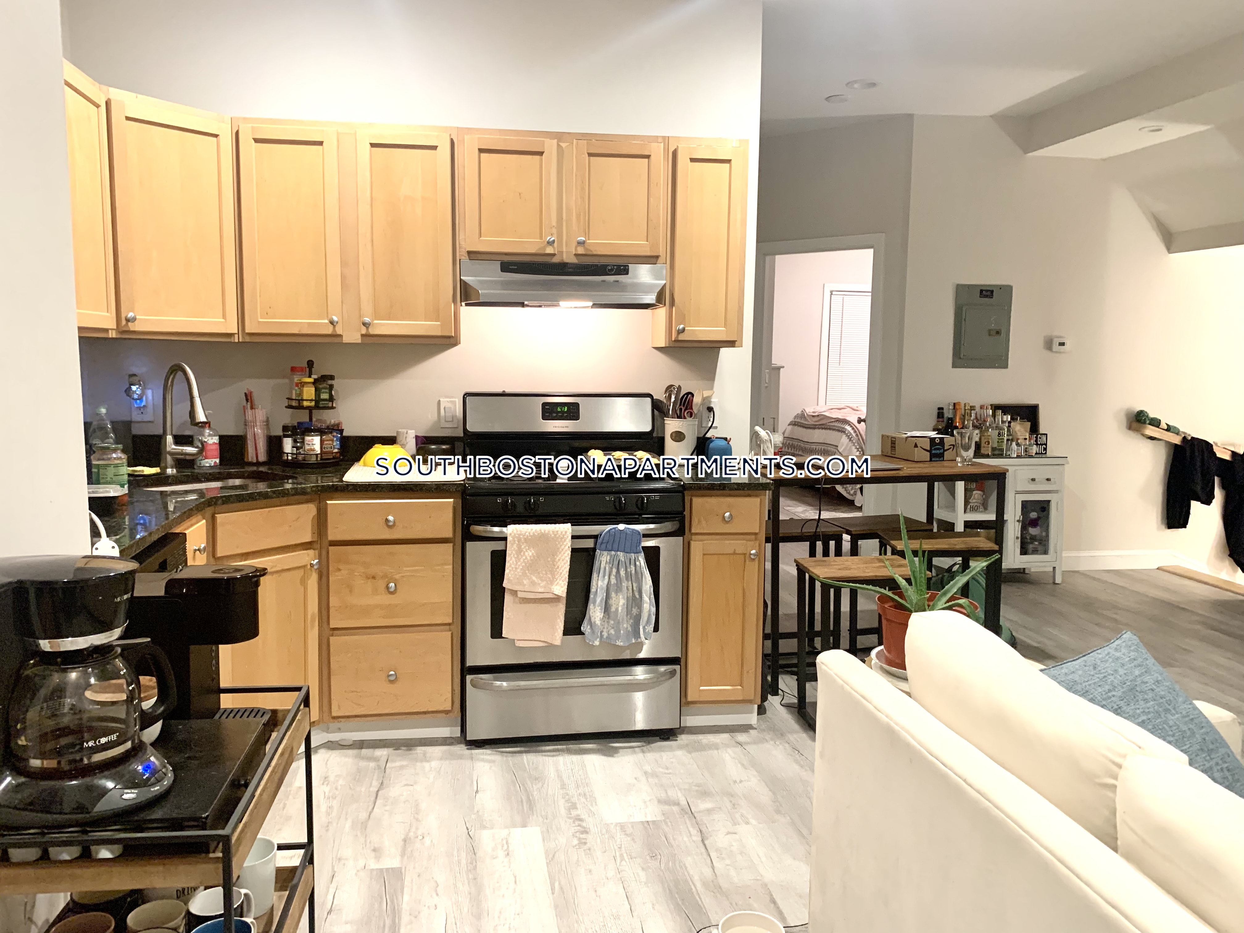 4 bed, 2 bath apartment for rent at 174 Bolton St Unit 1A, South Boston — photo 16 of 27