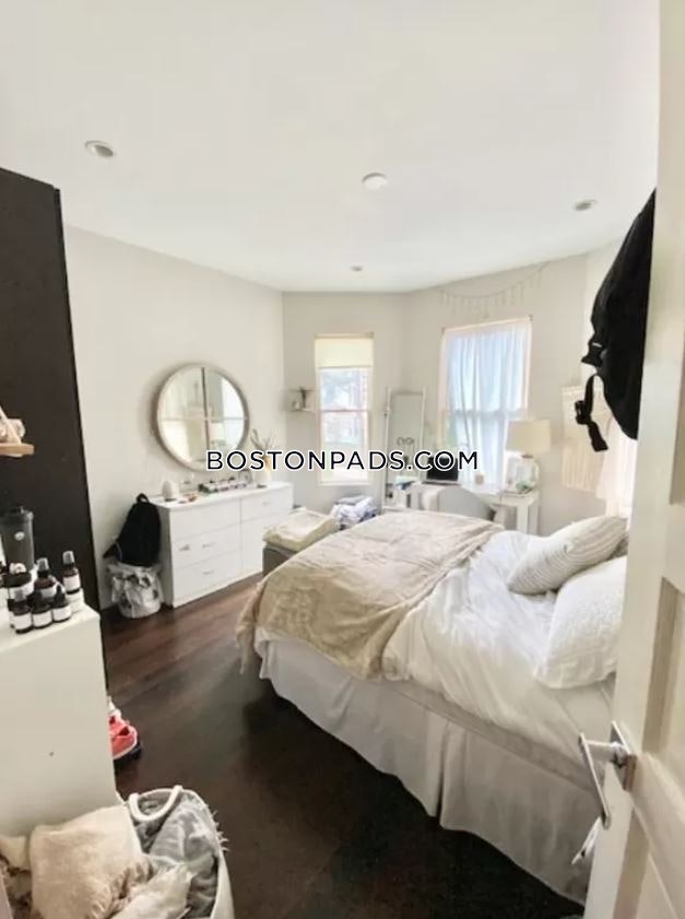 4 bed, 2 bath apartment for rent at 44 Saint Margaret Unit 2, Dorchester — photo 5 of 8