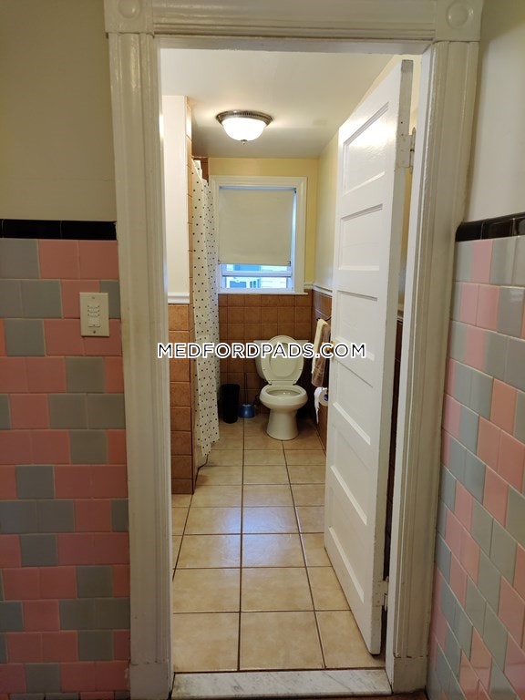 5 bed, 2 bath apartment for rent at 132 George St Unit 2, Tufts University — photo 12 of 14
